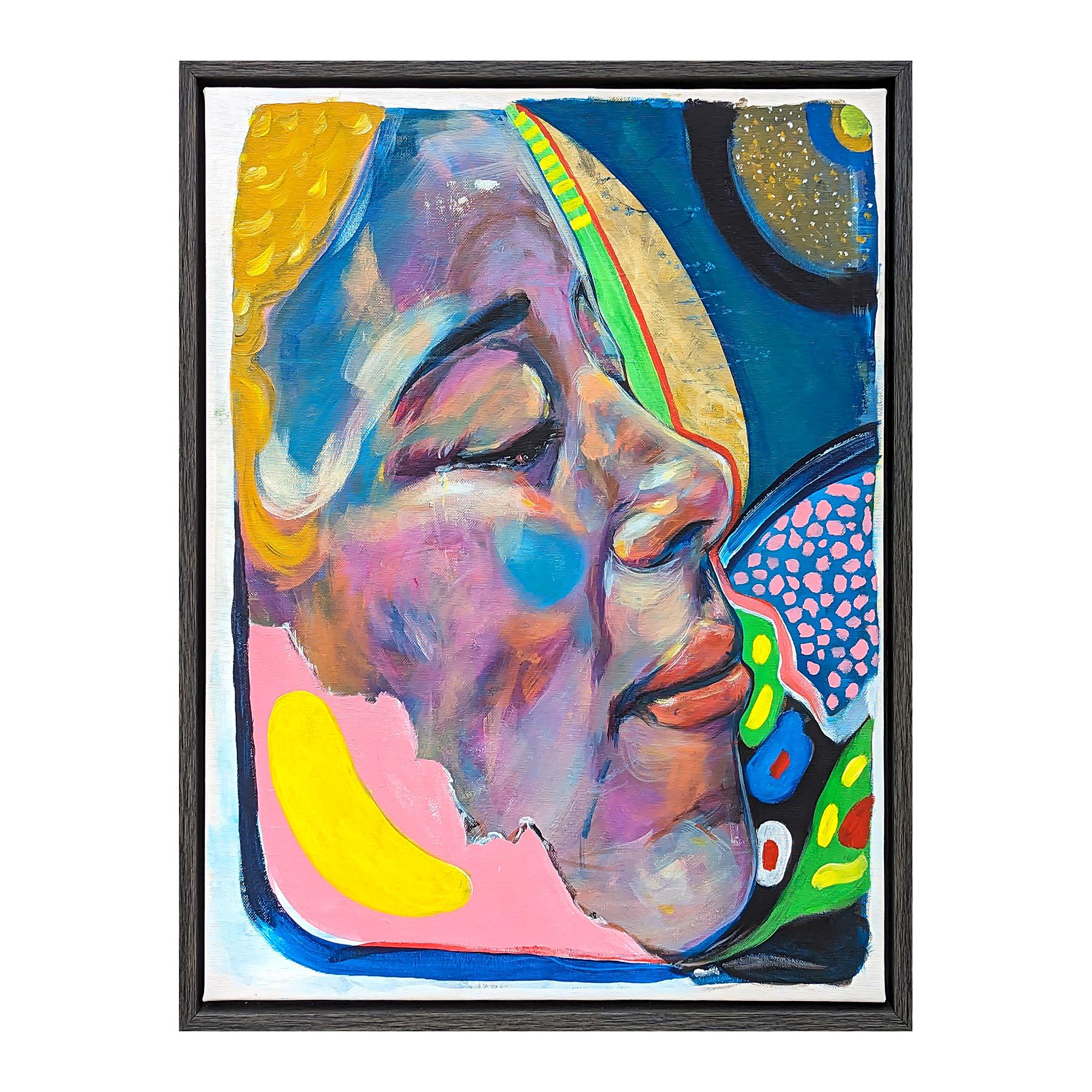Peinture figurative contemporaine colorée de l'artiste Moisés Villafuerte, basé à Houston. L'œuvre présente une vue rapprochée d'un visage sur un fond abstrait bleu, rose, vert et jaune. Actuellement accroché dans un cadre de couleur grise. 