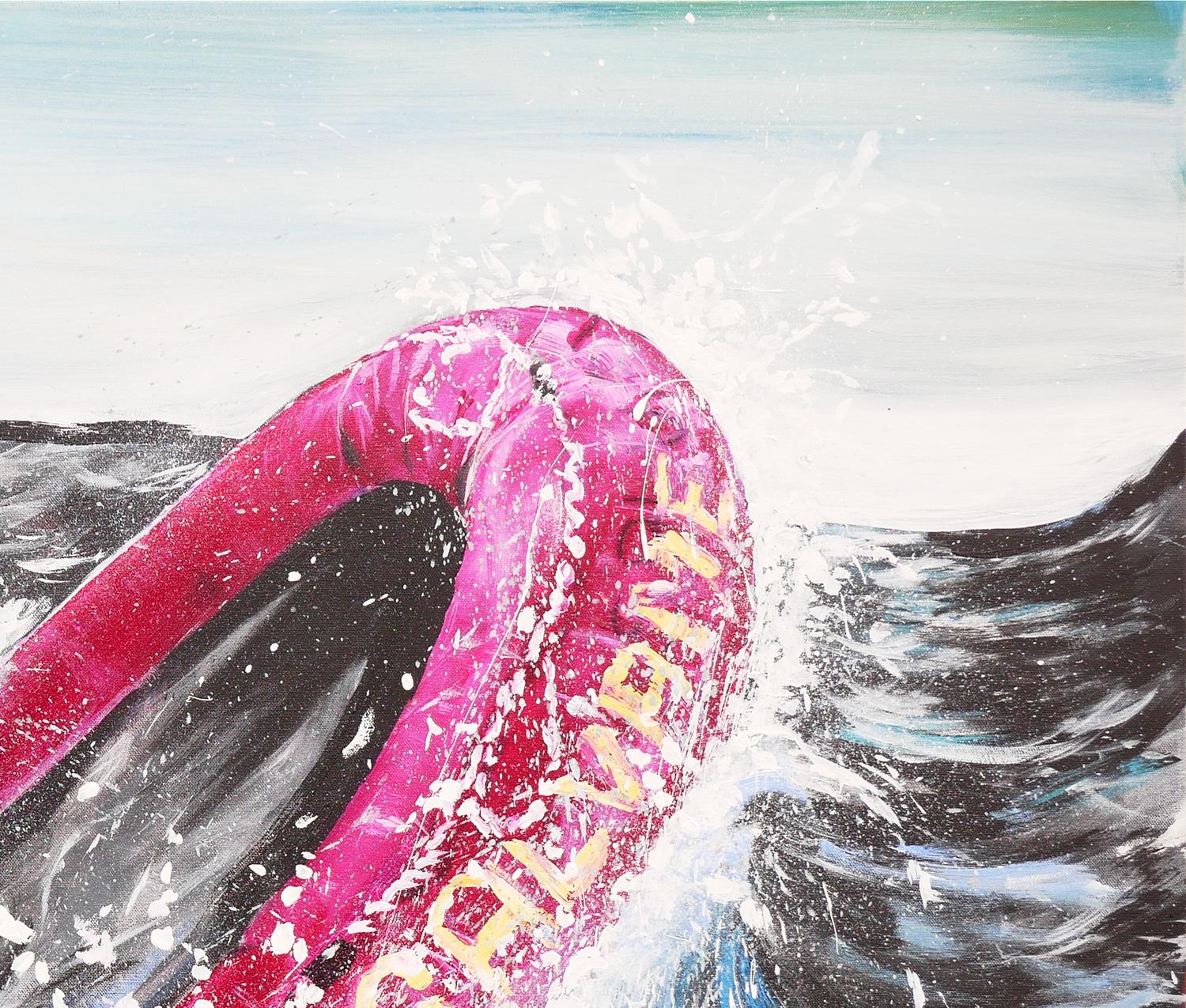 Paysage marin abstrait contemporain bleu et rose de l'artiste Moisés Villafuerte, de Houston, au Texas. Cette peinture abstraite représente un grand bateau de sauvetage magenta avec le texte 