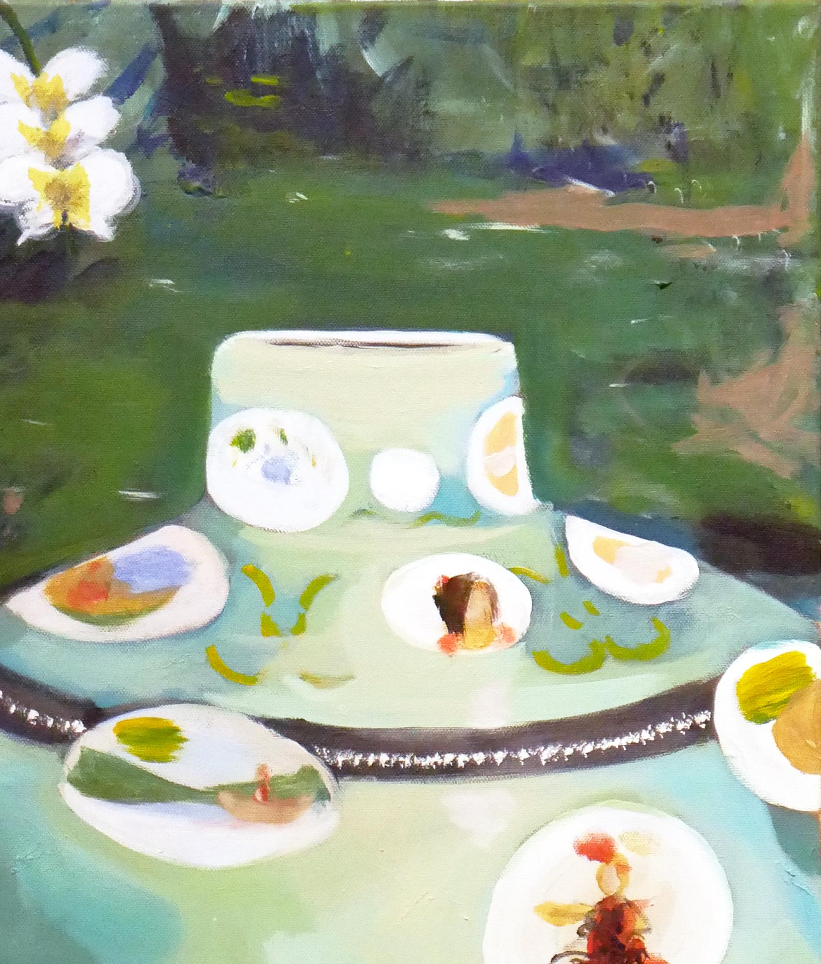 Buntes, skurriles, abstraktes zeitgenössisches Gemälde des Künstlers Moisés Villafuerte aus Houston, TX. Das Werk zeigt ein inszeniertes Stillleben mit einer pastellfarbenen Vase, einer Orchidee und einer Sammlung von Schneckenhäusern vor einem grün