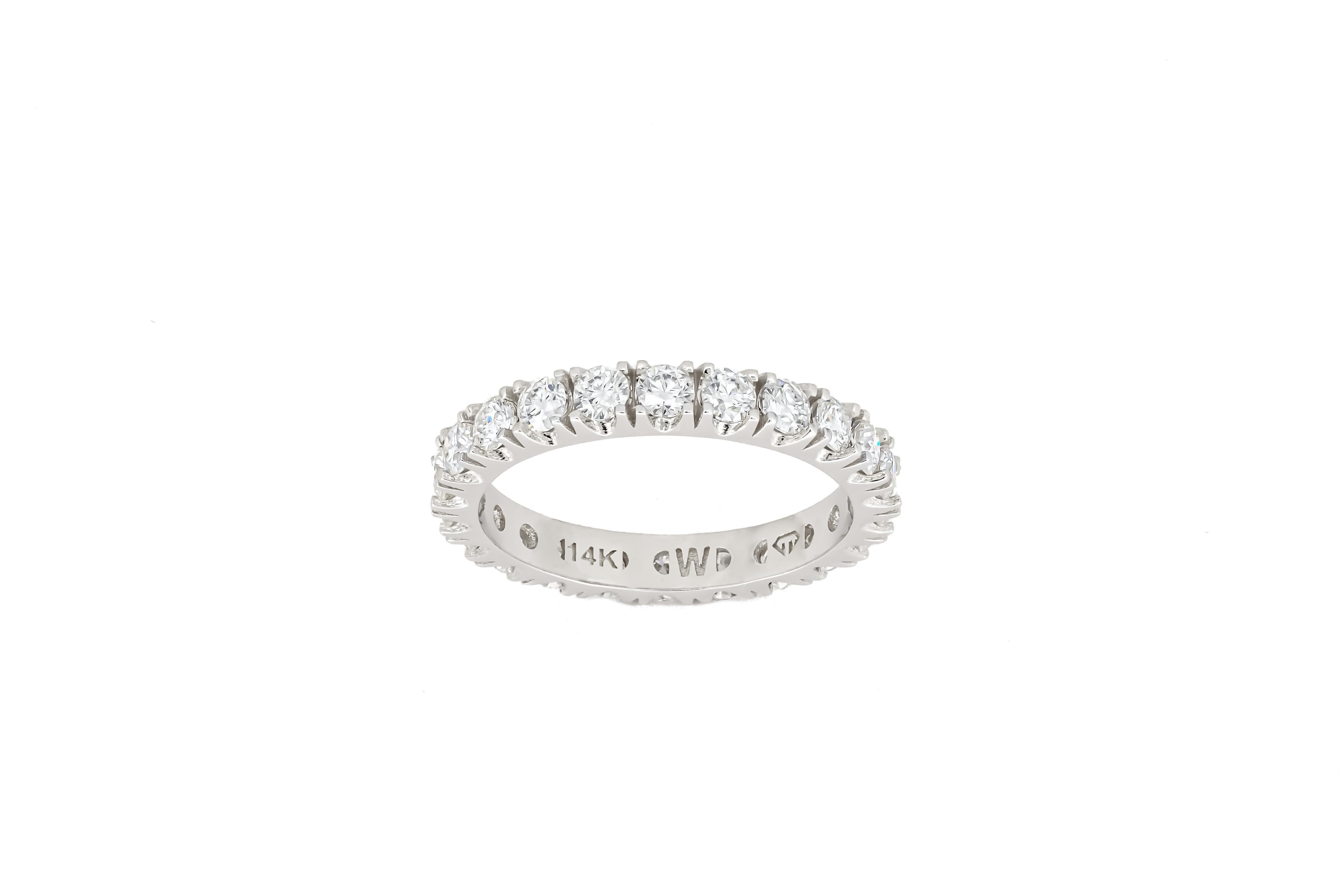in vendita:  Anello dell'eternità in moissanite in oro 14k 5