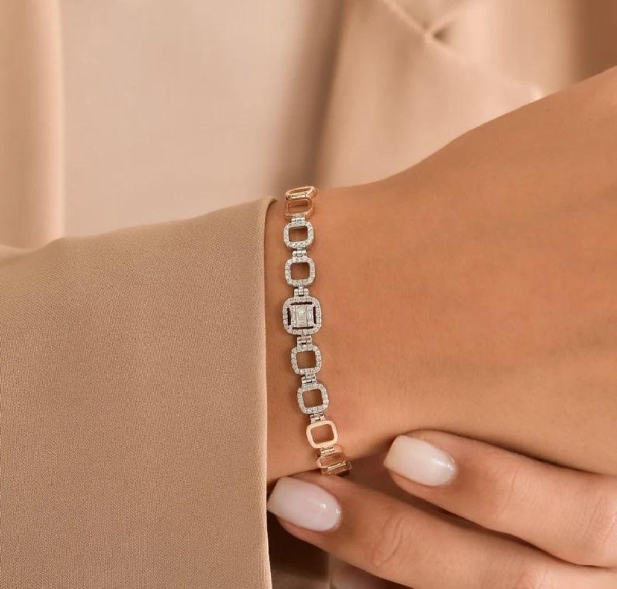 Moissanite Bracelet For Women 925 Sterling Silver Square Style Bracelet Gift. For Sale
