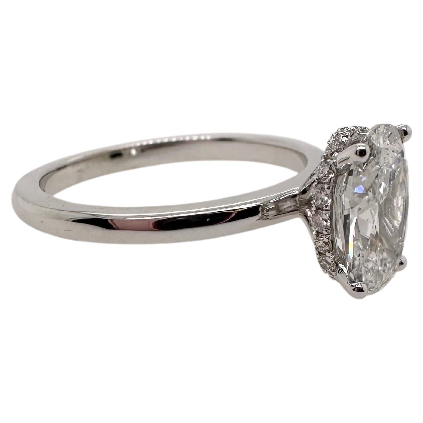 Moissanite diamond ring 18KT gold oval minimalist engagement diamond ring  For Sale