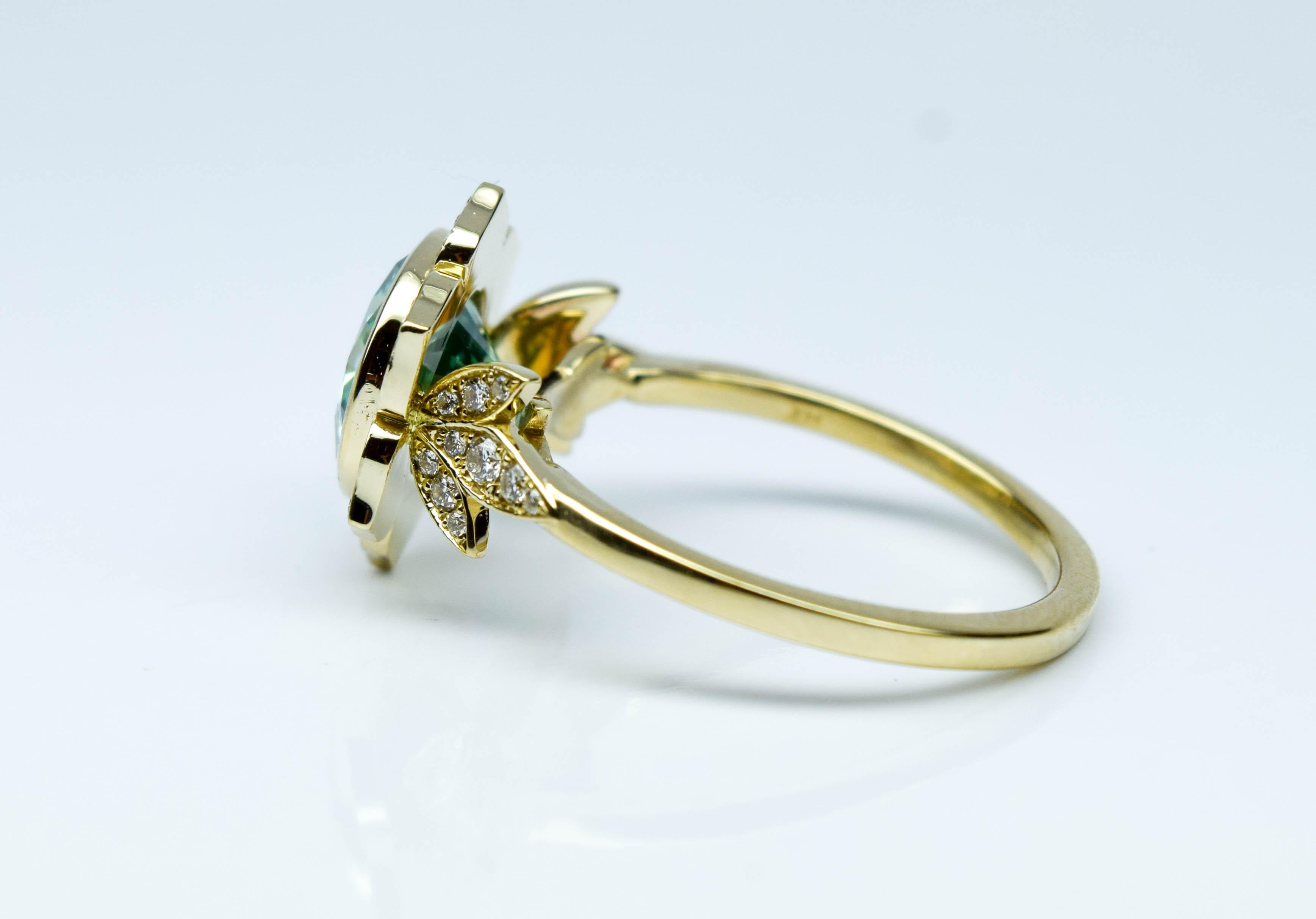 Men's Moissanite Diamond Sunflower ring 14 Karat gold designer ring Floral ring For Sale