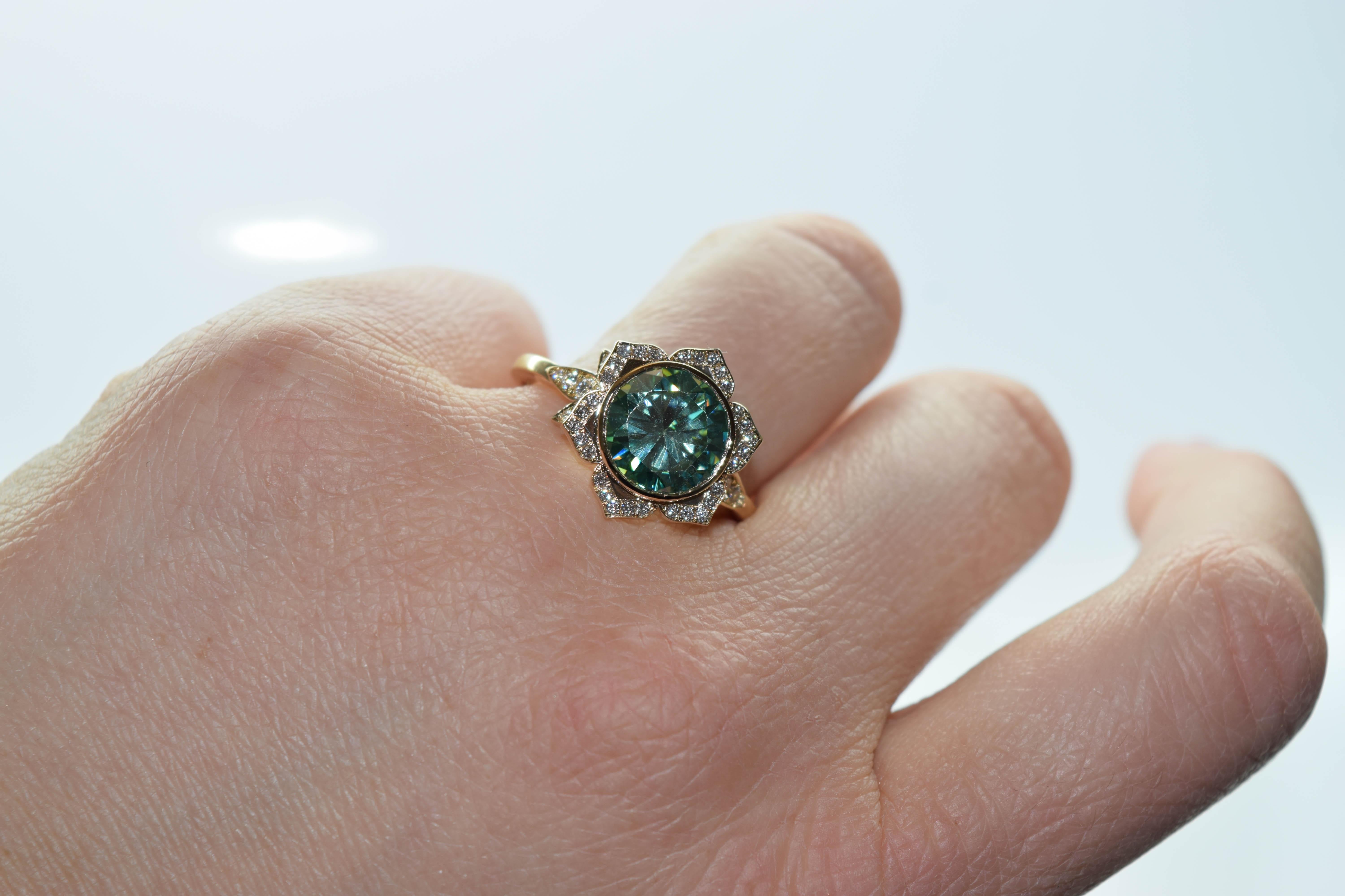 Moissanit Diamant-Sonnenblumenring 14 Karat Gold Designer-Ring mit Blumenring im Angebot 3