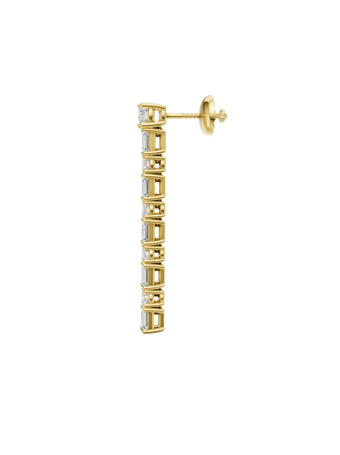 Moissanite drop earrings studs in 14k gold In New Condition For Sale In Istanbul, TR