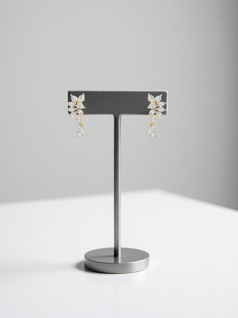 Boucles d'oreilles Moissanite en or 14k en vente 1