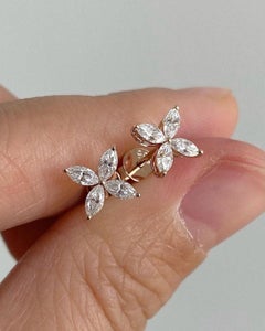Orecchini a perno con fiori di moissanite in argento 925 con taglio a marquise