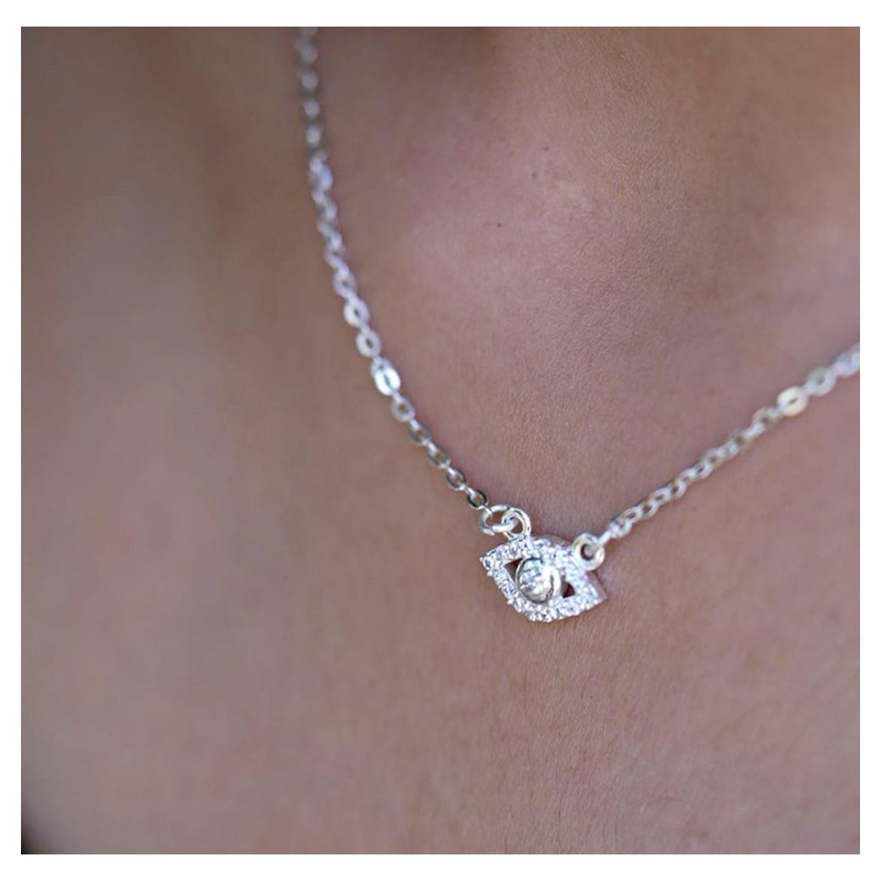 Ciondolo di moissanite in argento 925 a forma di occhio Collana minimalista.