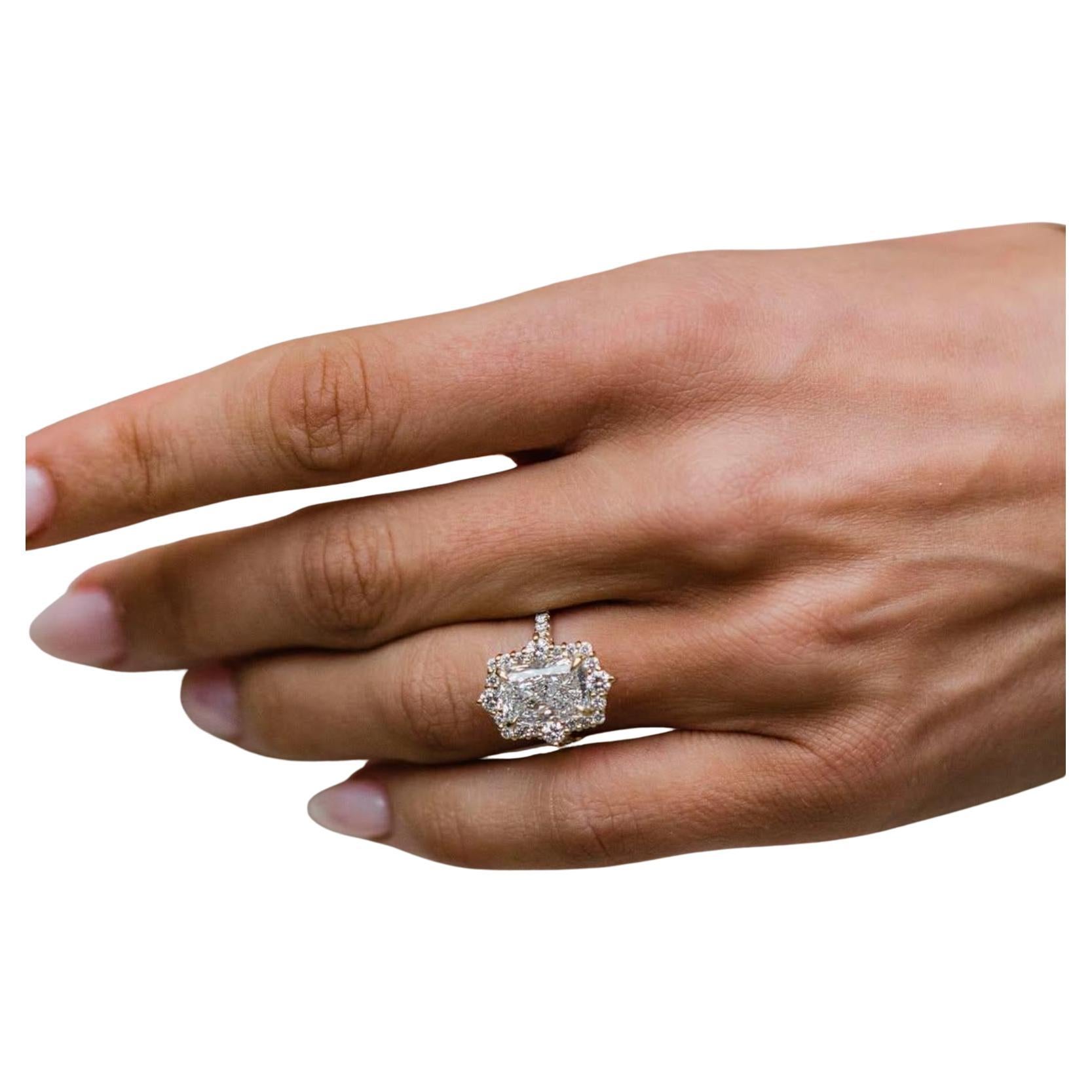 Moissanite Ring 925 Sterling Siver radiant Cut Solitaire Ring Beautiful Gift. For Sale