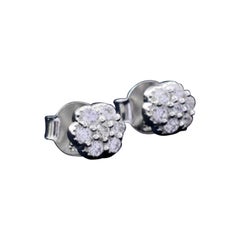 Orecchini con borchie di moissanite in argento 925, a forma di fiore per le donne.