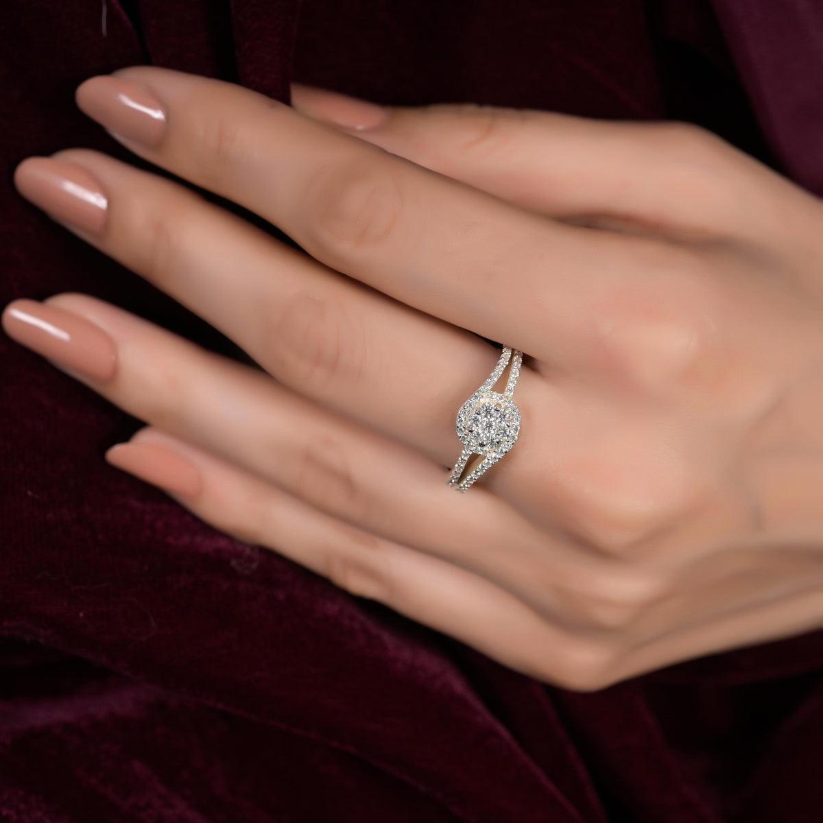 Anello nuziale di moissanite in argento 925 Regalo di anniversario dallo stile unico. in vendita 1