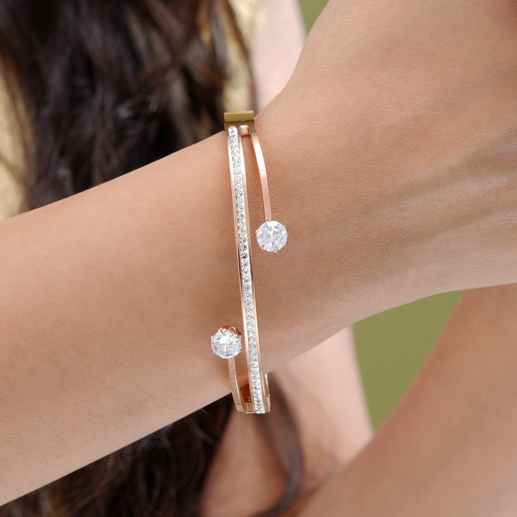 Moissanite da donna  bracciali 925 Bracciali d'argento da donna di design In condizioni Nuovo in vendita a Chicago, IL
