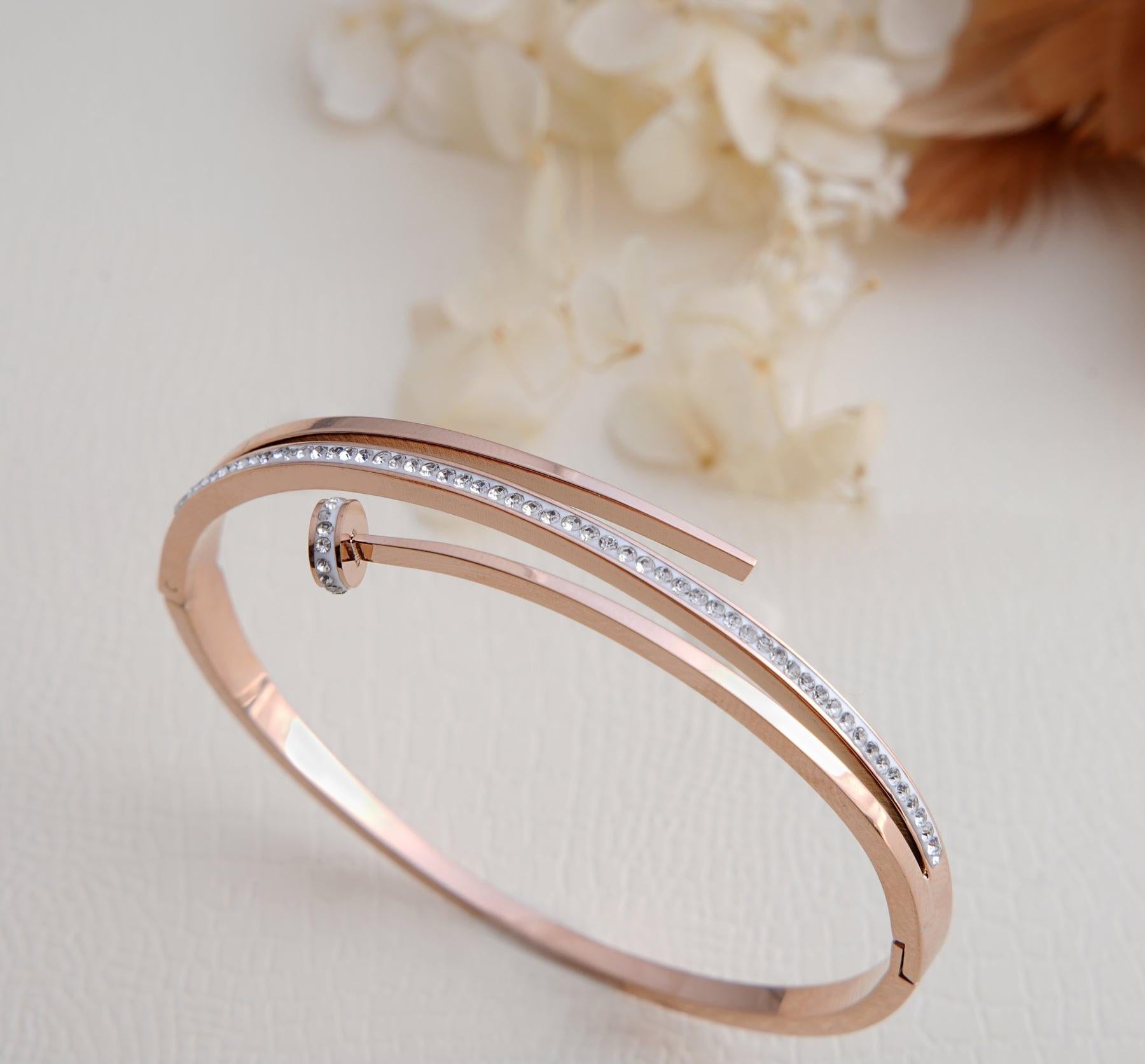 Women's or Men's Moissanite woman's  bracelets 925 Silver woman's designer bracelets For Sale