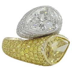 Moi&Toi Fancy Vivid Yellow White Diamond Pear Cut Diamond Platinum 18 Gold Ring