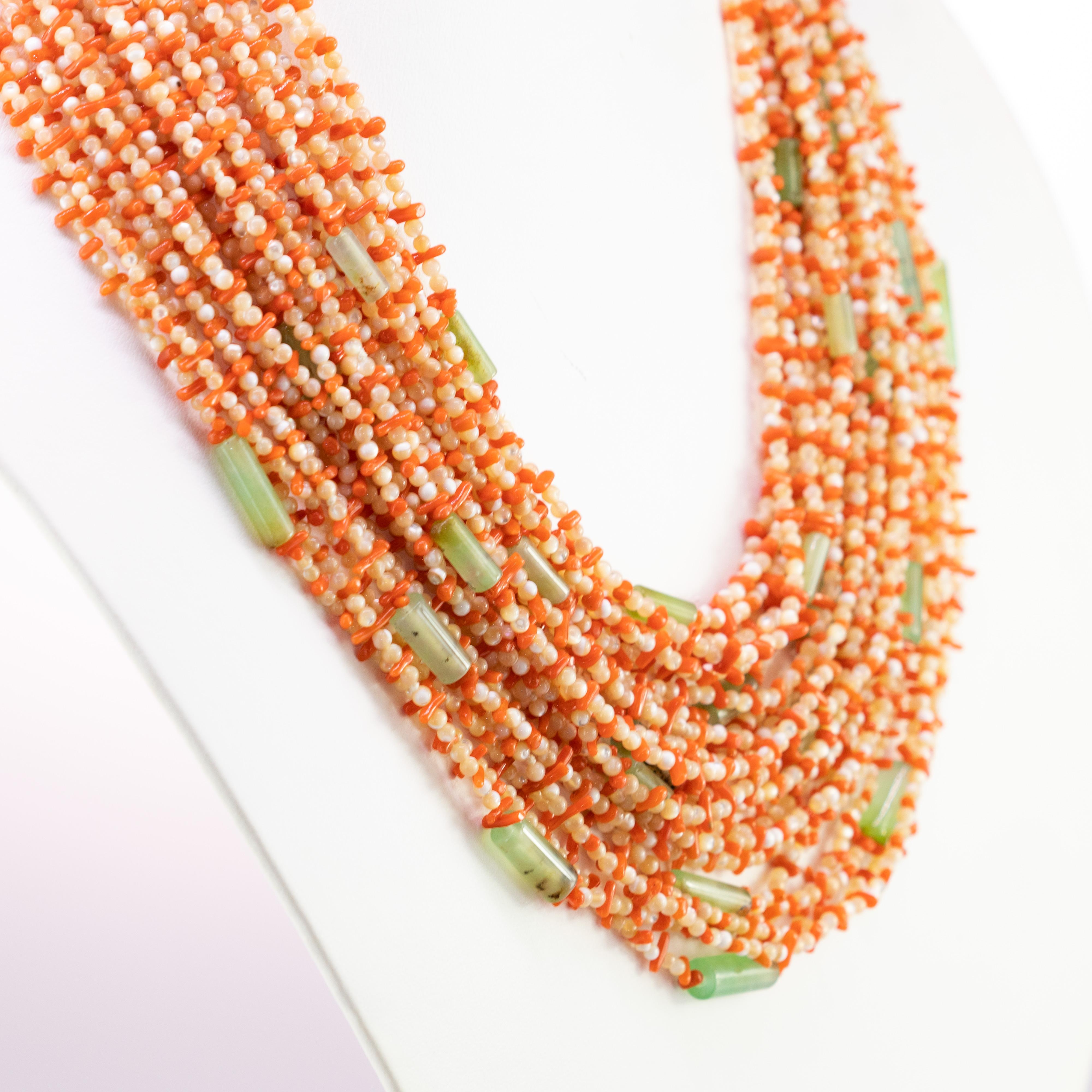 A lovely vintage 1960’s beaded multi strand necklace in a gorgeous deep moka, mother of pearl, red coral and chrysoprase. This necklace is inspired by the colors of the autumn season and the delicacy of the vintage and chic style of the 1960s.

•