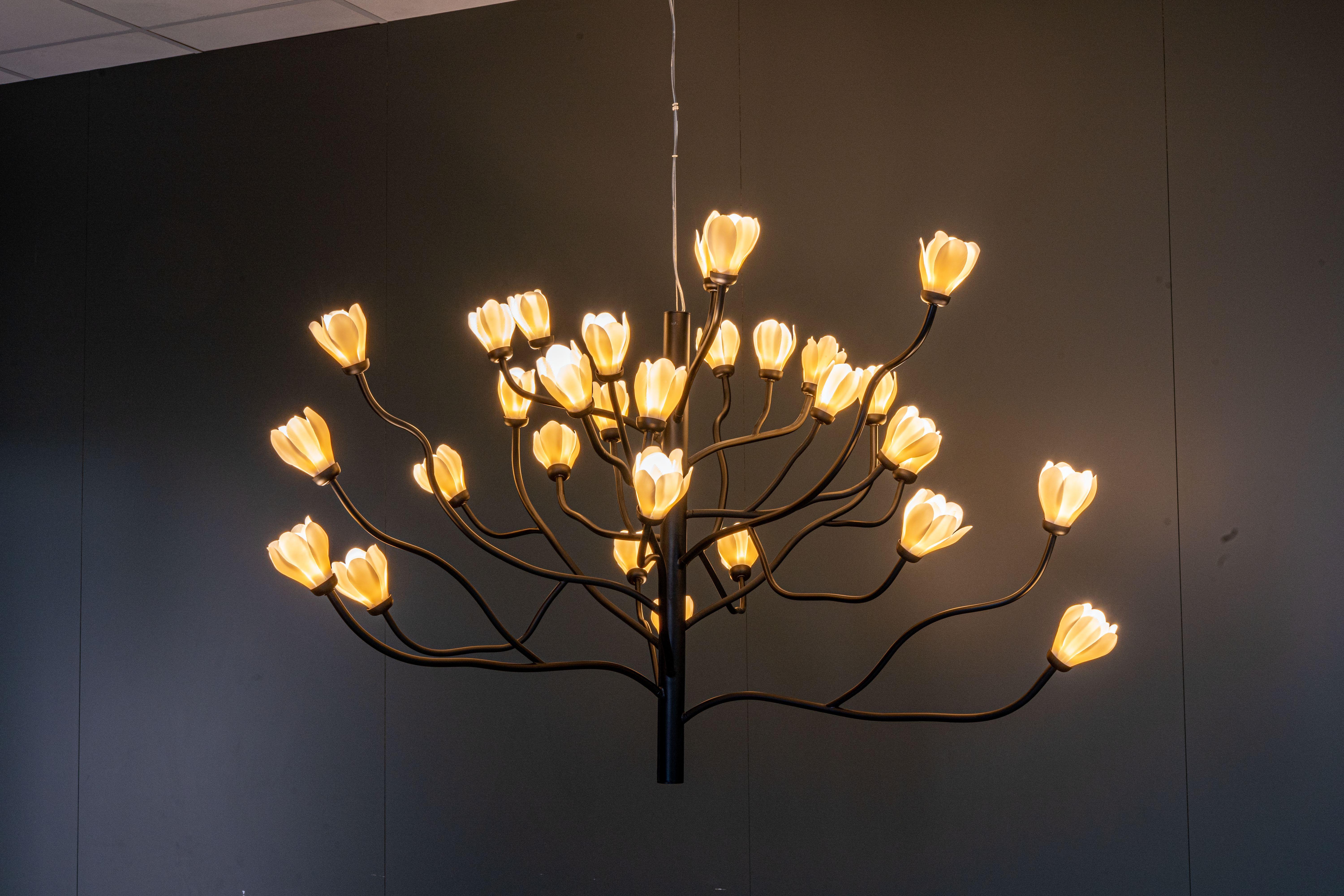 Mokuren Chandelier by Naoto Fukasawa In New Condition For Sale In New York City, NY