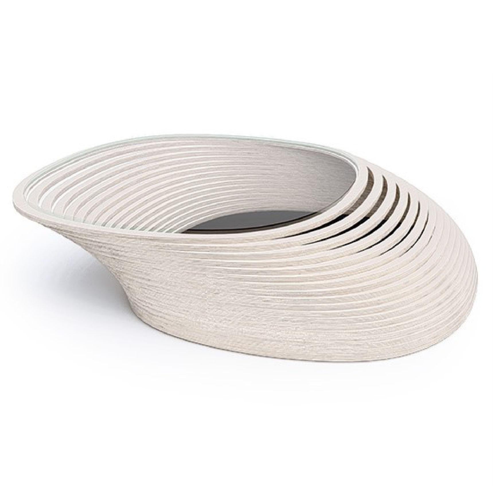 La grande table basse Mola est une pièce contemporaine et élégante conçue pour faire une déclaration audacieuse dans n'importe quel espace de vie. Voici une description détaillée :

Design/One :

Dimensions : Cette table basse est conçue pour être