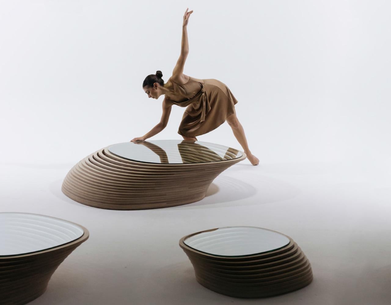 Mola Large by Piegatto, une table basse contemporaine sculpturale Neuf - En vente à Guatemala, GU