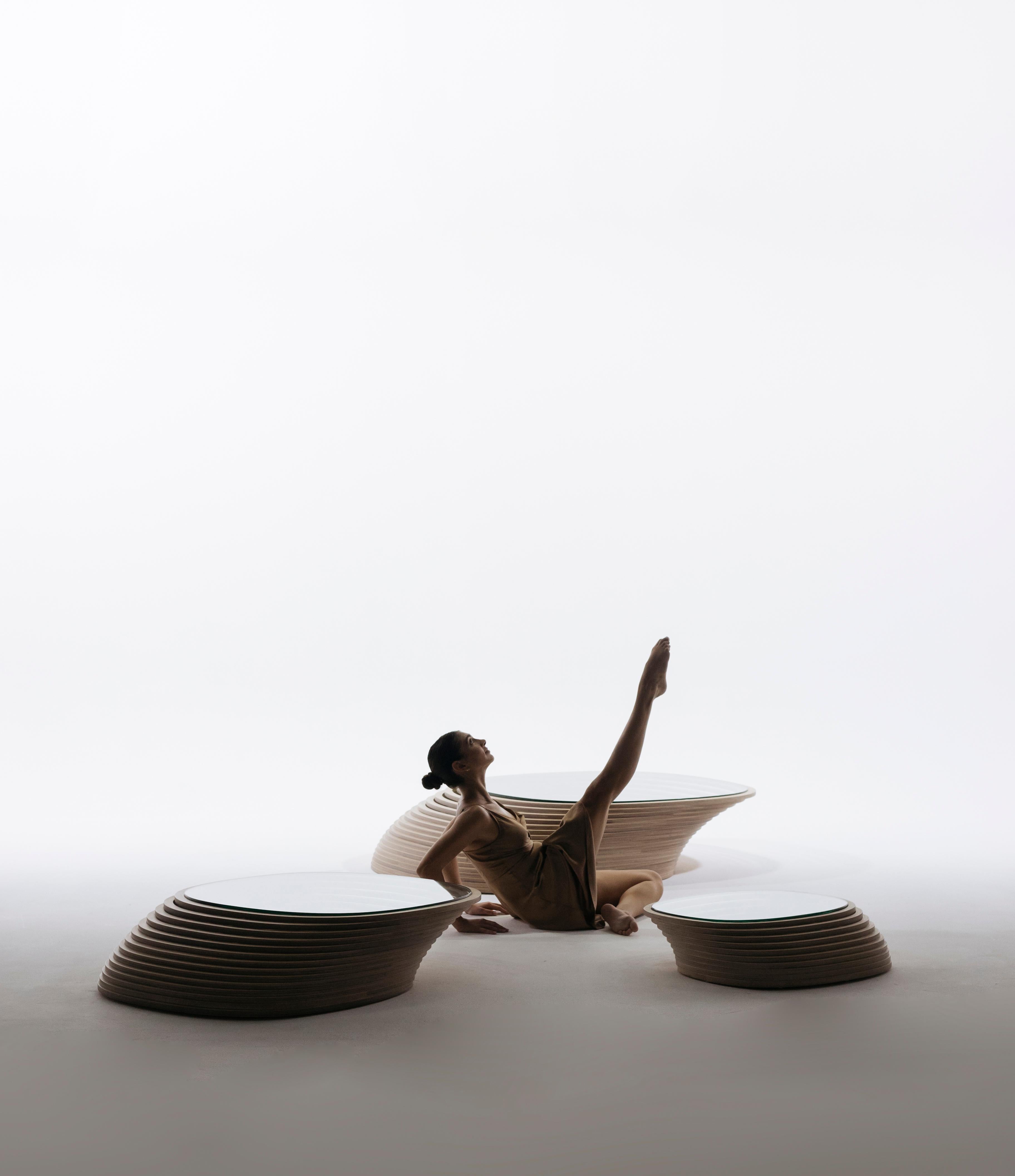 Vetro Mola Medium by Piegatto, a Sculputural Contemporary Coffee Table in vendita