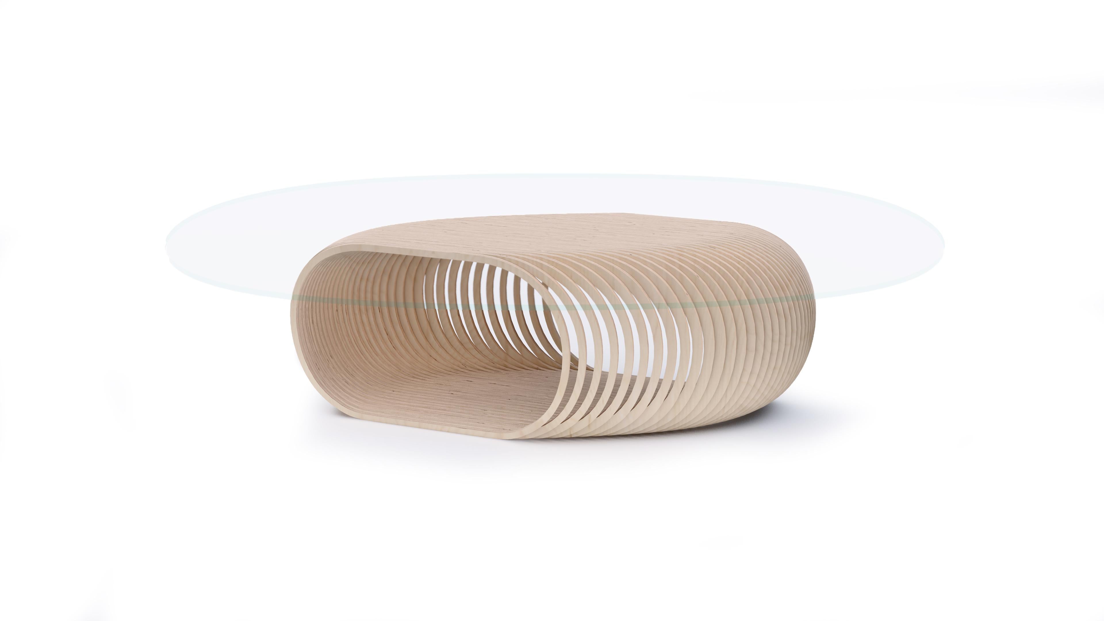 Mola Table Medium di Piegatto, un tavolo scultoreo contemporaneo