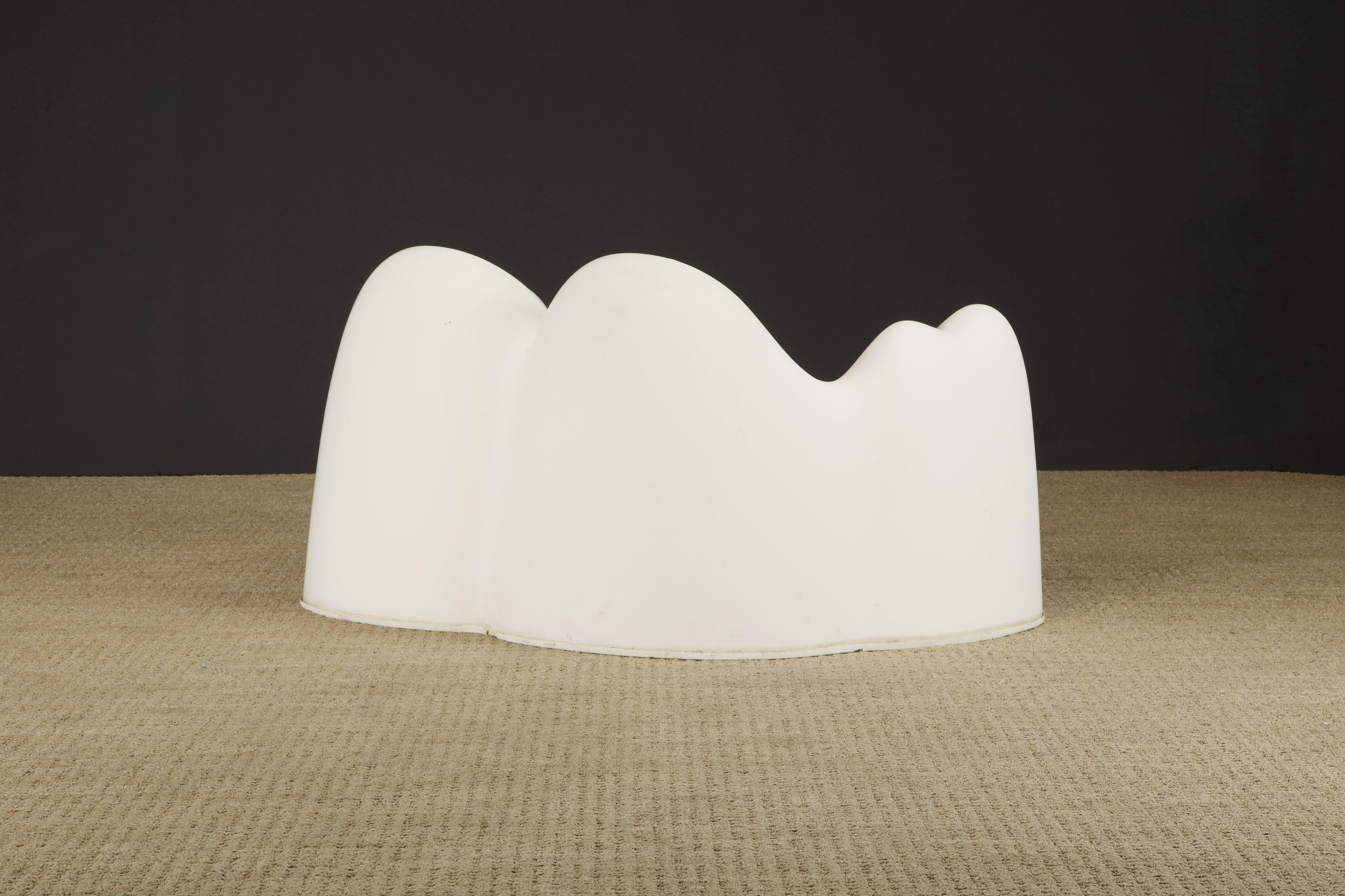 'Molar' Gel-Coated Fiberglass Loveseat Sofa by Wendell Castle, c. 1969 In Good Condition For Sale In Los Angeles, CA