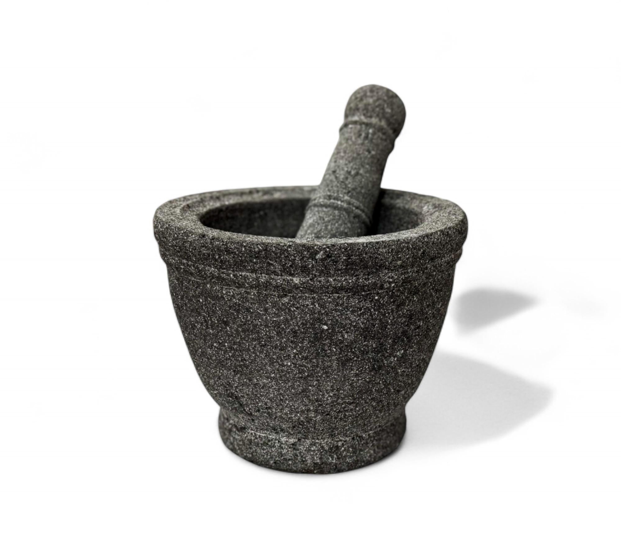 Molcajete aus vulkanischem Stein, Taller Maya, 2016 - Los 780 im Zustand „Gut“ im Angebot in New York, NY