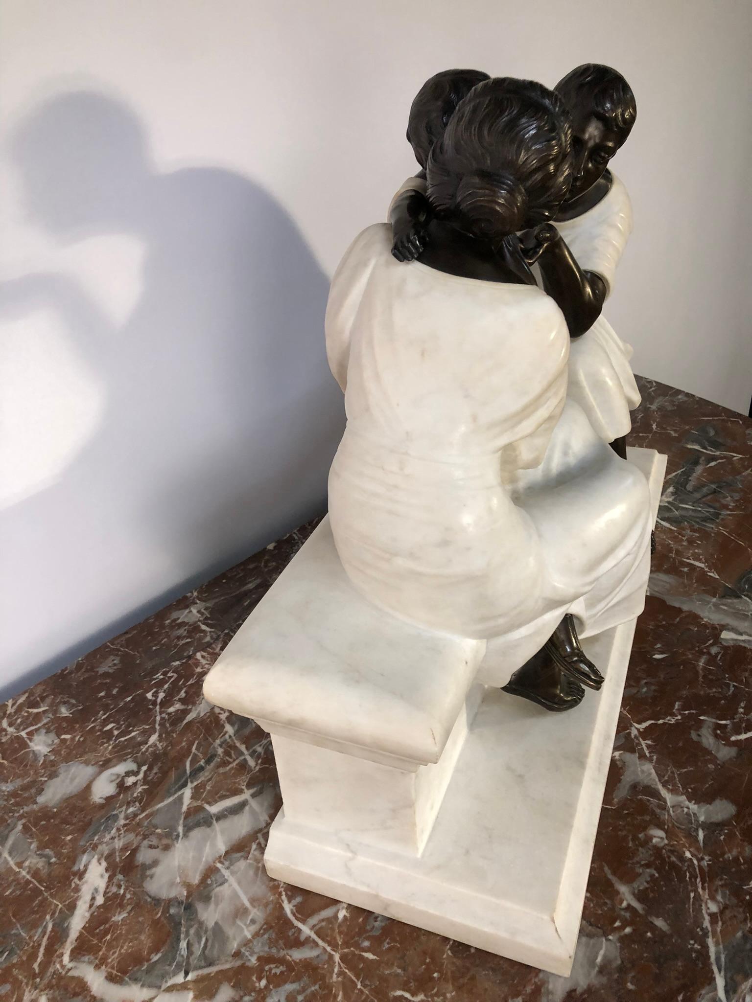 Italian Molded and Carved White Marble Group : The education of children For Sale 13