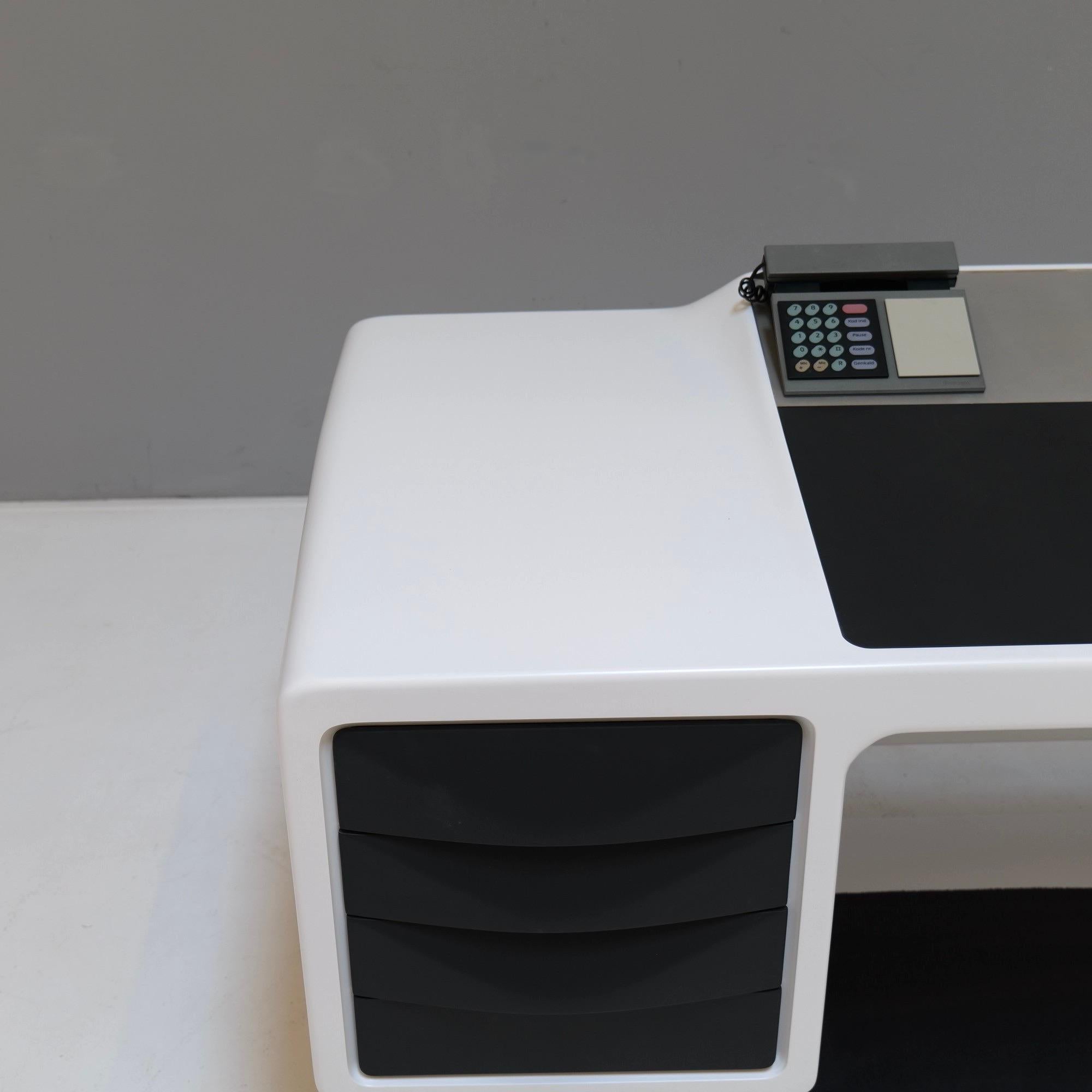 molded directors desk -Igl Jet Top by Ernest Igl for Wilhelm Werndl - 1970s (Geformt) im Angebot