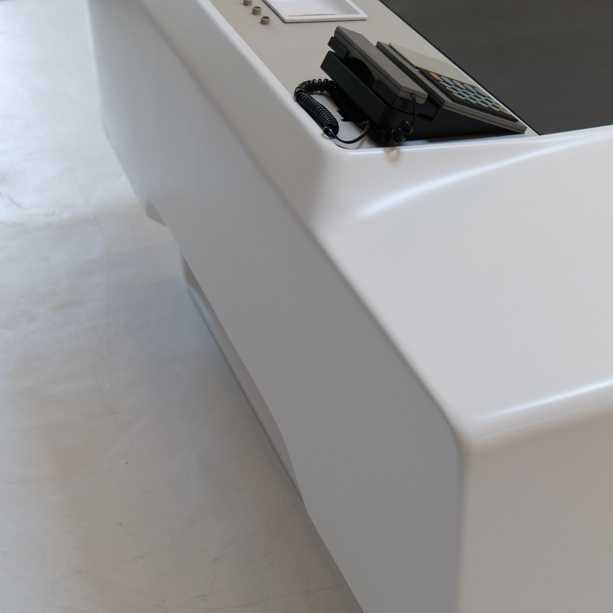 molded directors desk -Igl Jet Top by Ernest Igl for Wilhelm Werndl - 1970s (Ende des 20. Jahrhunderts) im Angebot