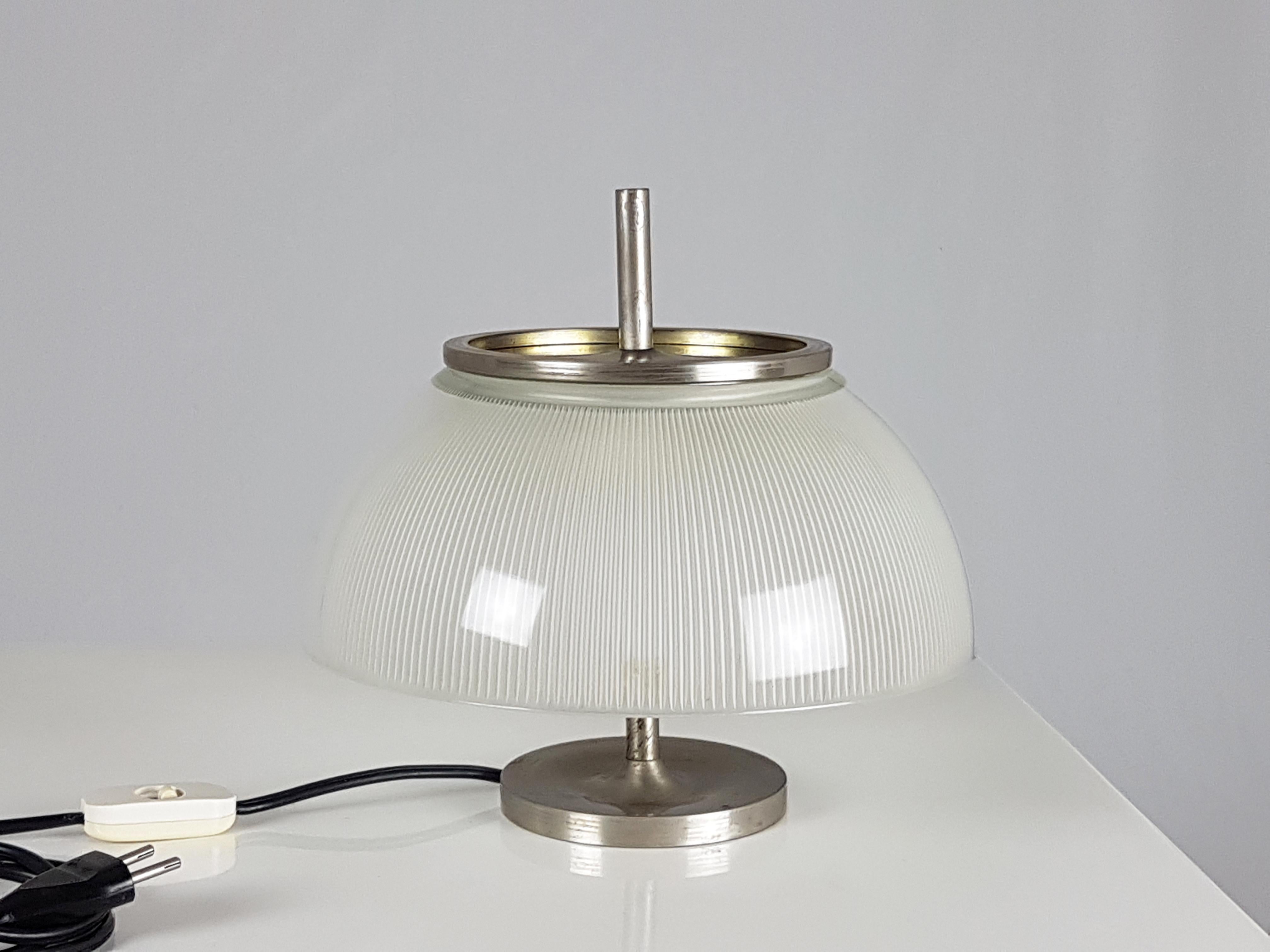 Molded Glass & Nickel Plated 1960s Alfetta Table Lamp by S. Mazza for Artemide In Good Condition In Varese, Lombardia