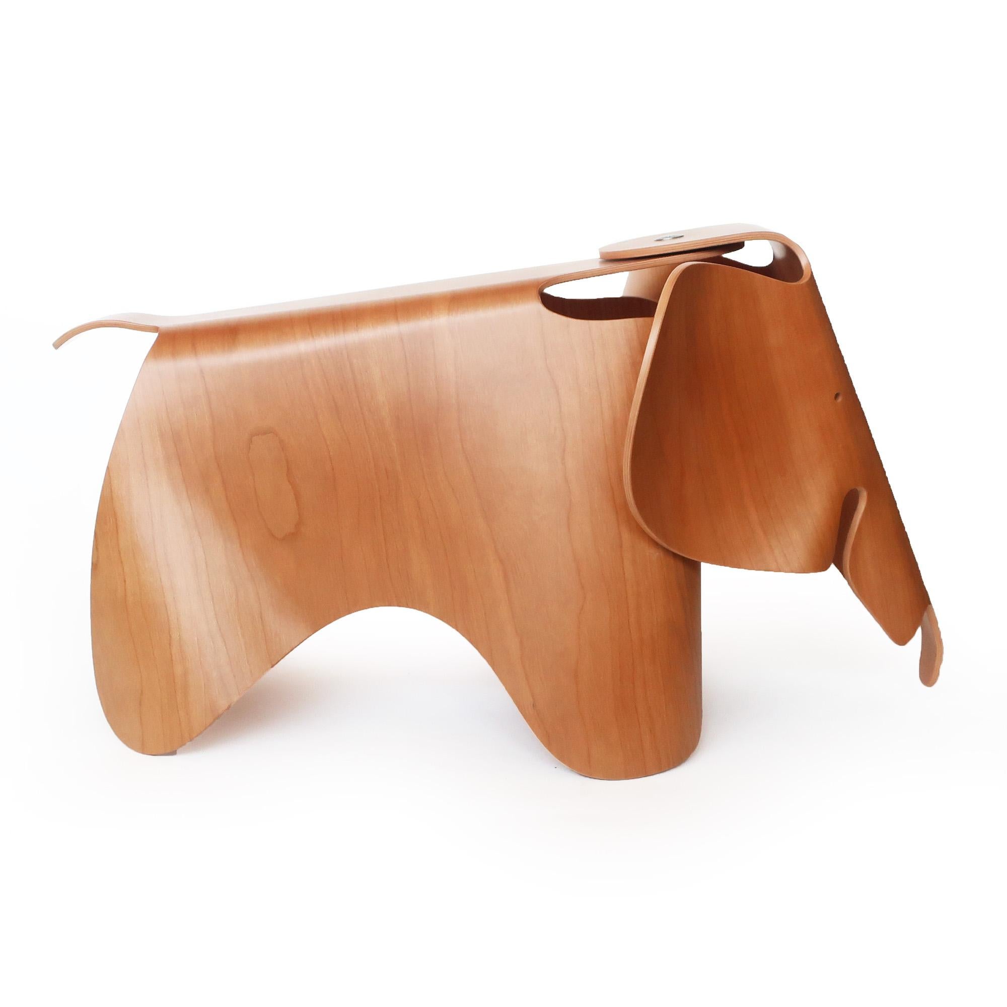 Molded Plywood Elephant by Charles & Ray Eames In Good Condition In Brooklyn, NY