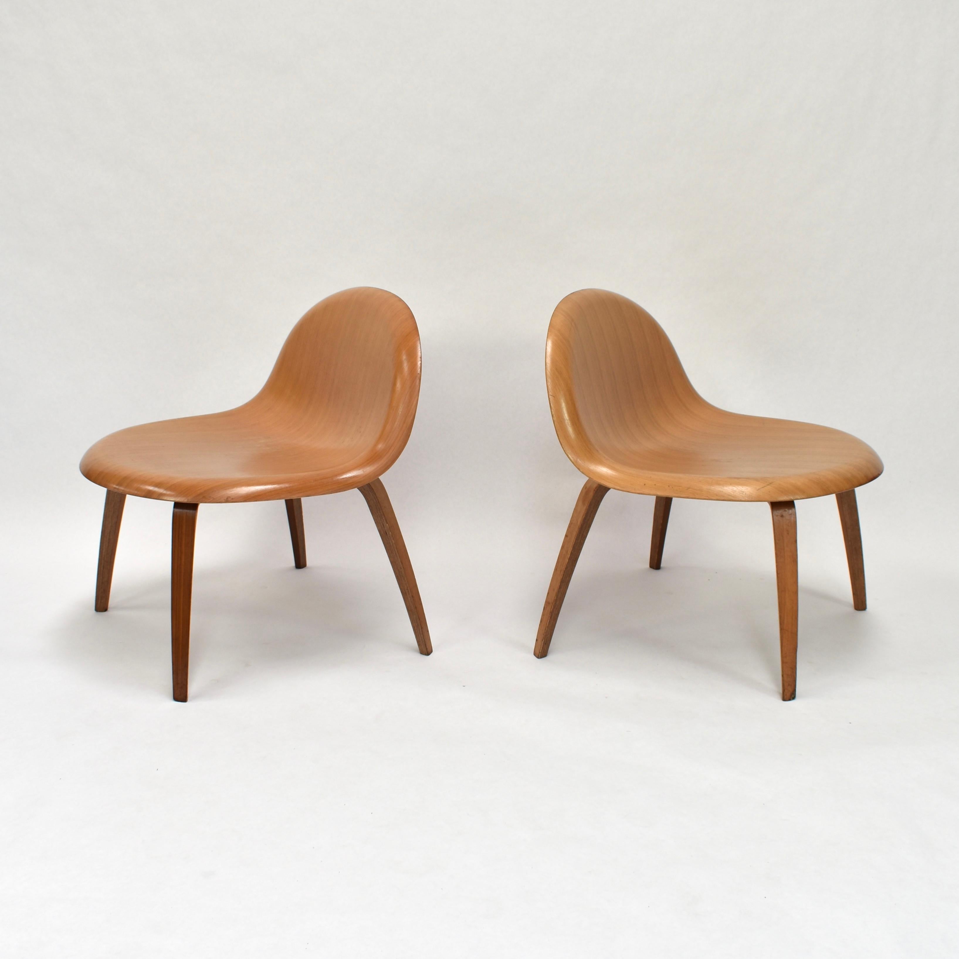 Late 20th Century Molded Plywood Lounge Chairs by Boris Berlin and Poul Christiansen for Komplot