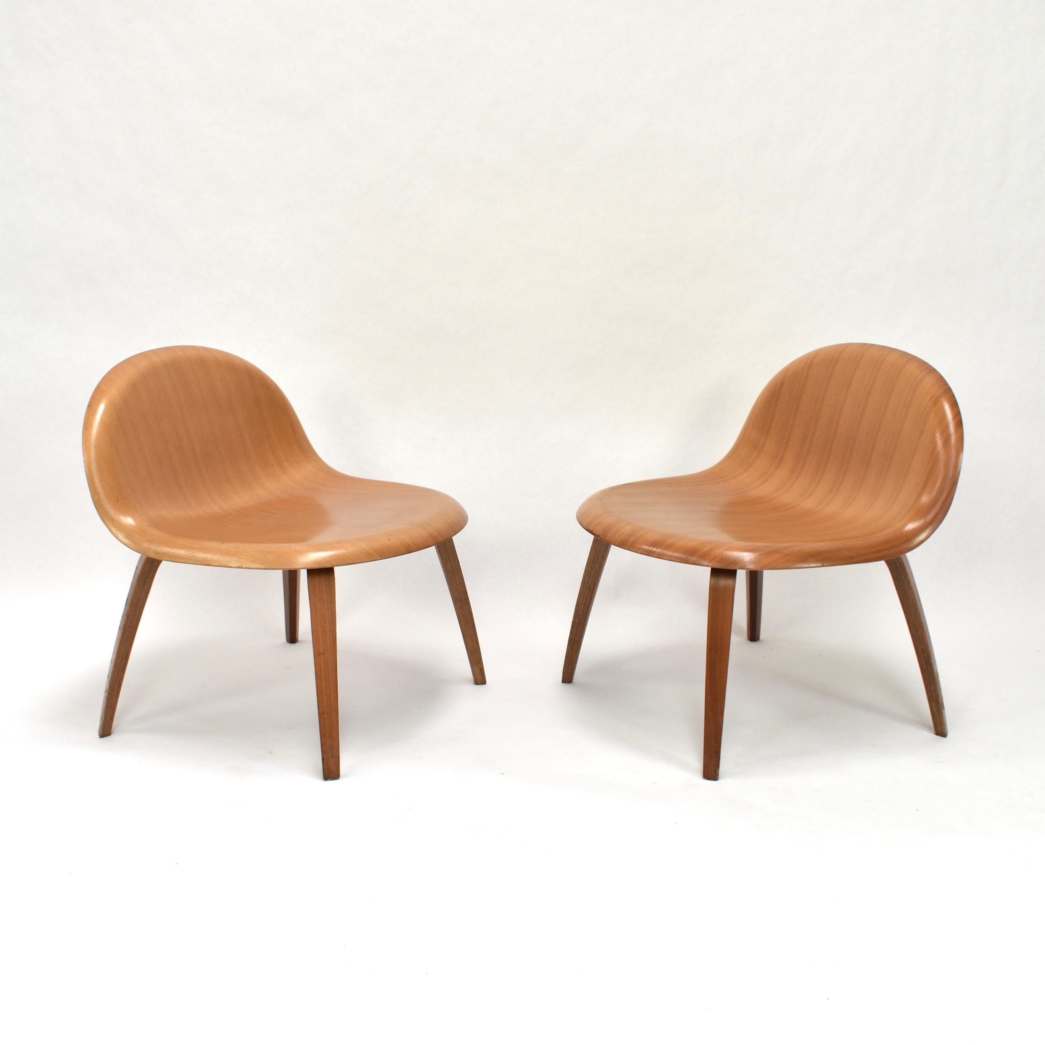Molded Plywood Lounge Chairs by Boris Berlin and Poul Christiansen for Komplot 1