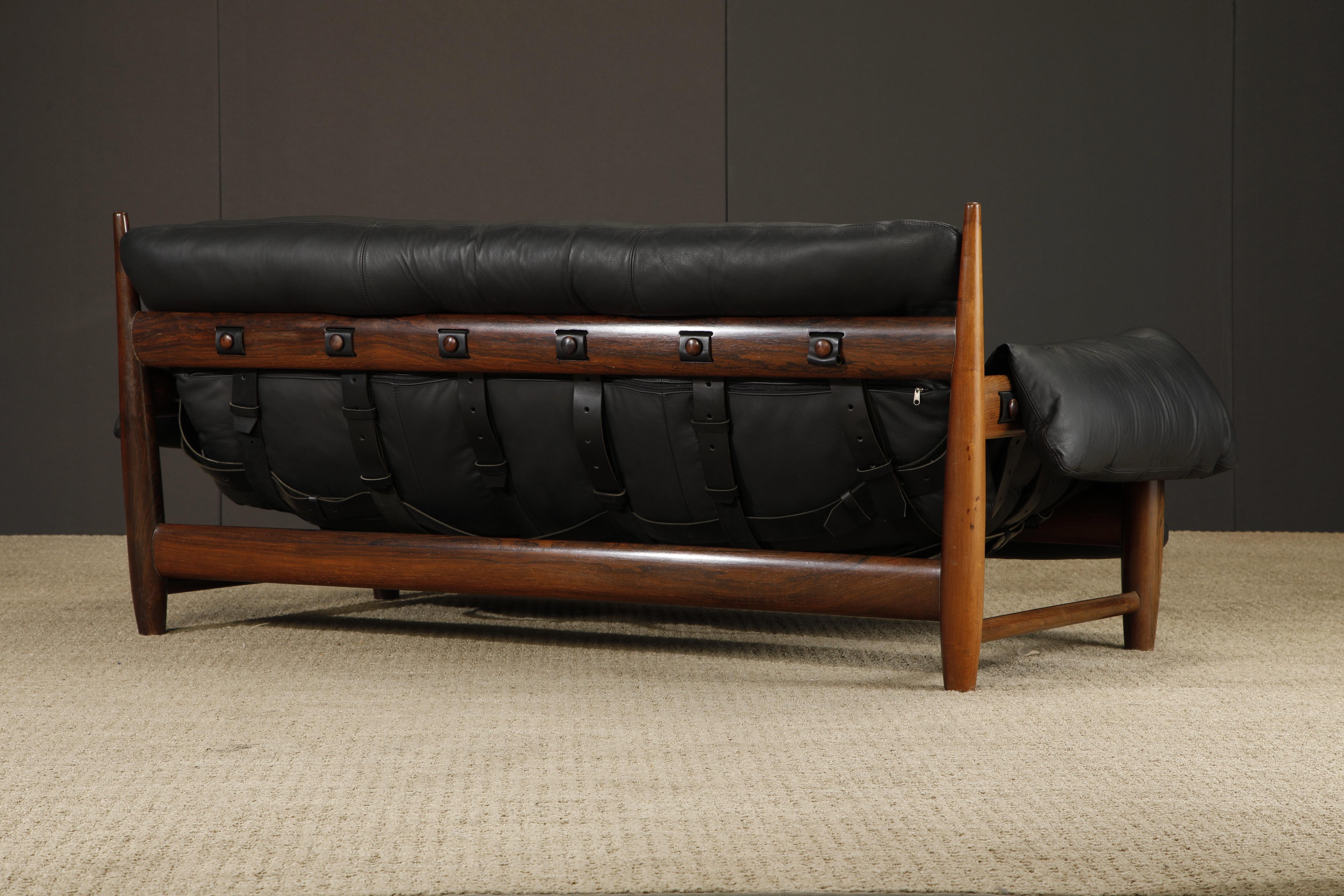 'Mole' Brazilian Rosewood Sofa by Sergio Rodrigues for OCA Brazil, 1960s, Signed For Sale 9