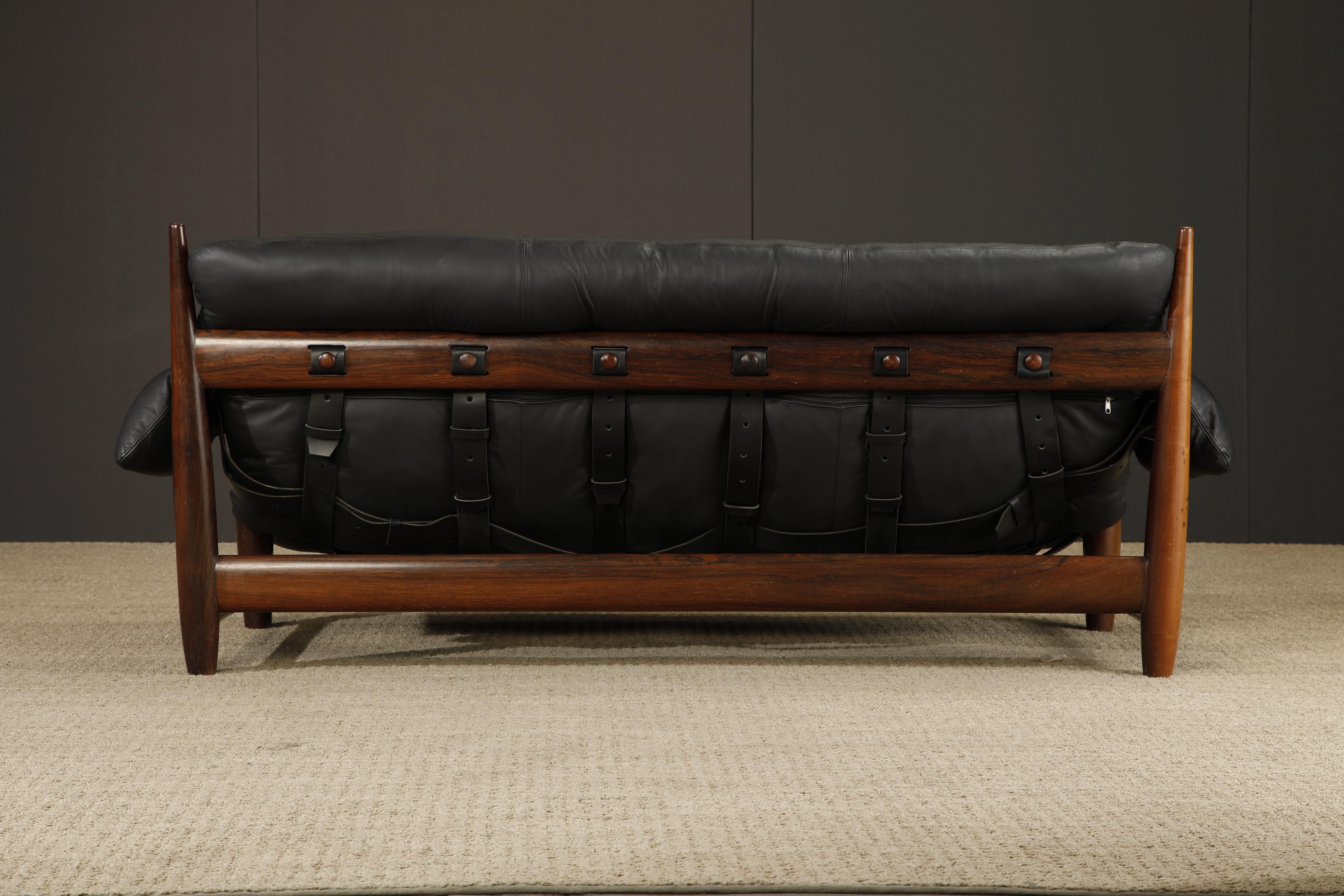 'Mole' Brazilian Rosewood Sofa by Sergio Rodrigues for OCA Brazil, 1960s, Signed For Sale 12