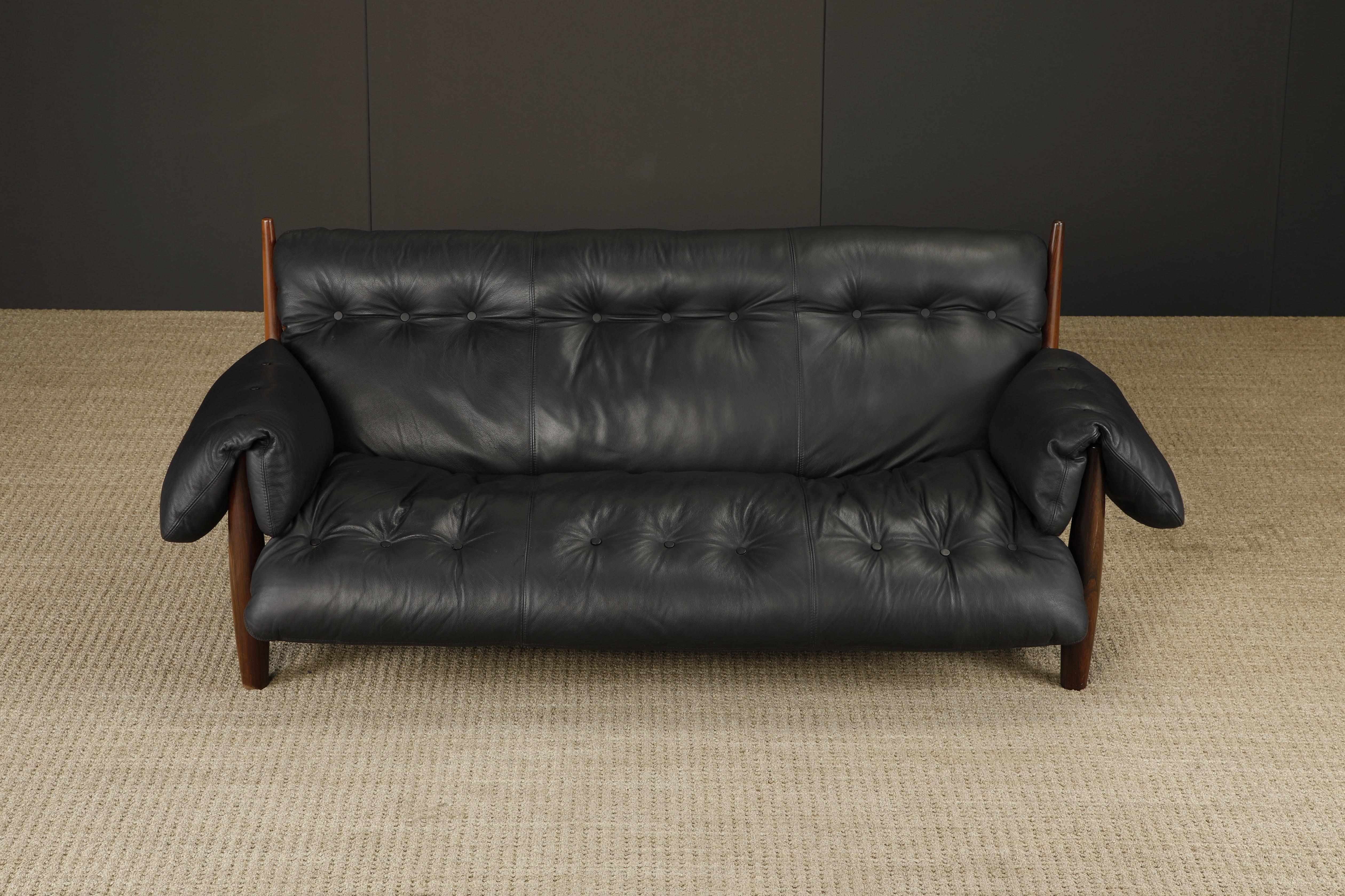 Mid-20th Century 'Mole' Brazilian Rosewood Sofa by Sergio Rodrigues for OCA Brazil, 1960s, Signed For Sale