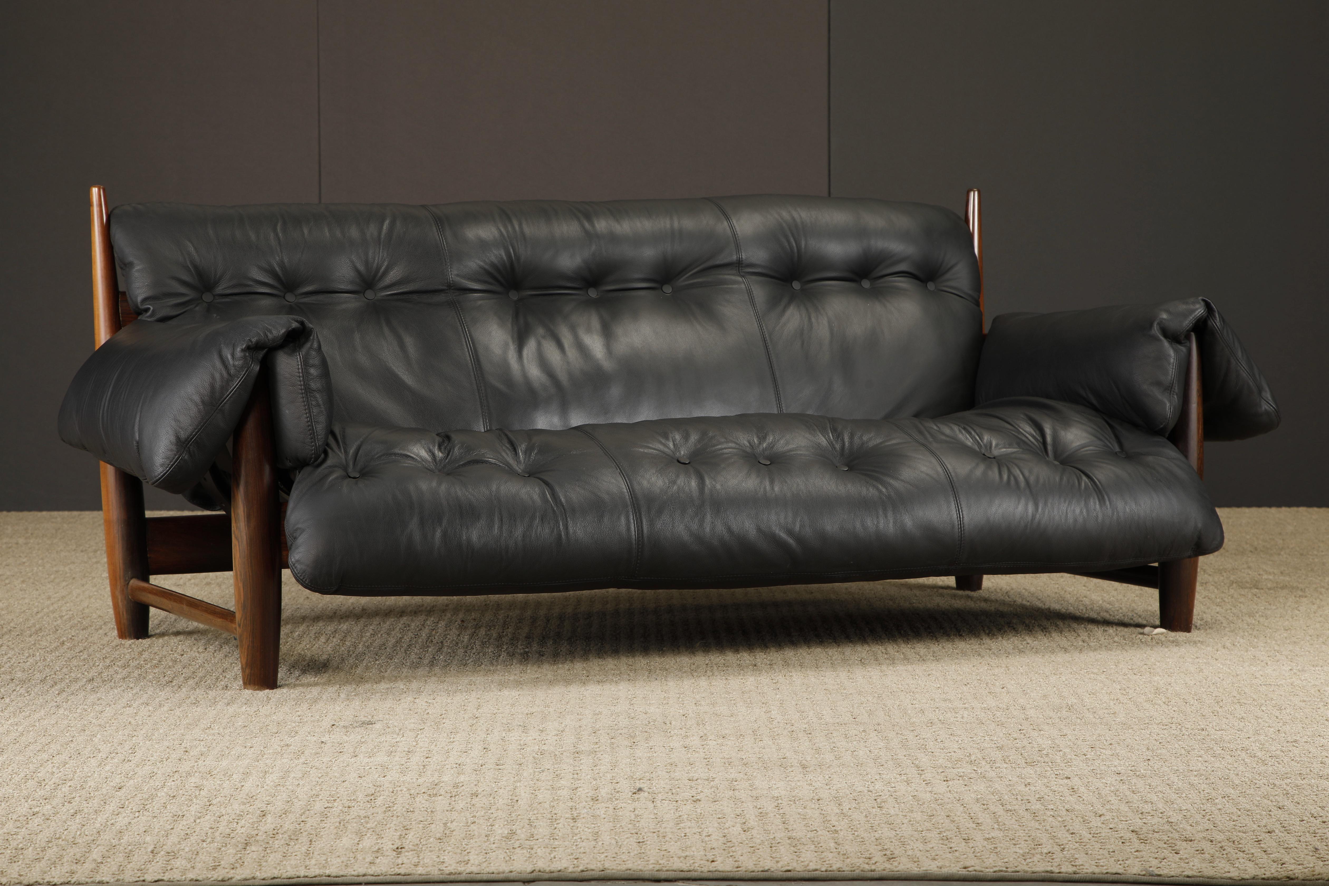 'Mole' Brazilian Rosewood Sofa by Sergio Rodrigues for OCA Brazil, 1960s, Signed For Sale 3
