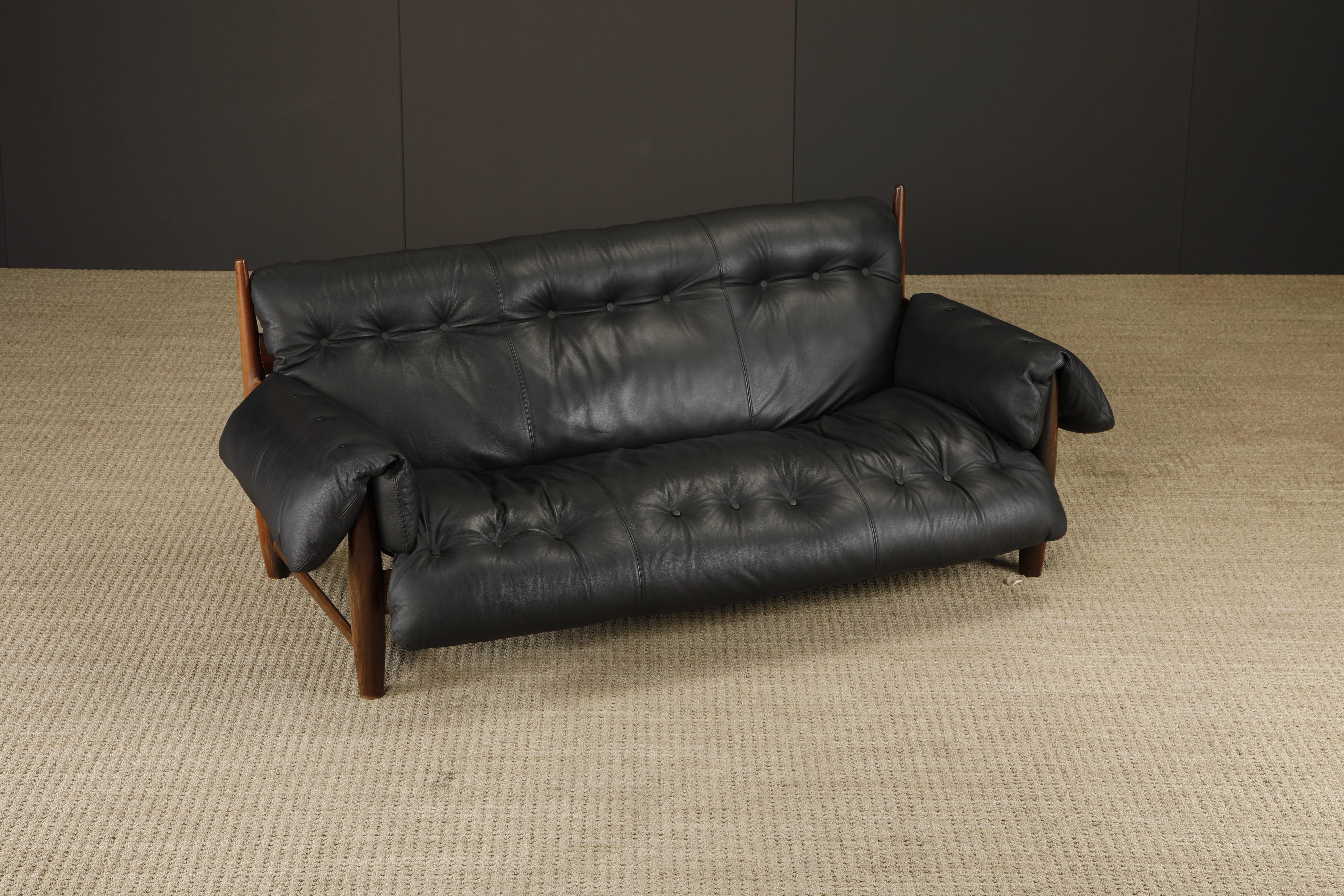 'Mole' Brazilian Rosewood Sofa by Sergio Rodrigues for OCA Brazil, 1960s, Signed For Sale 4