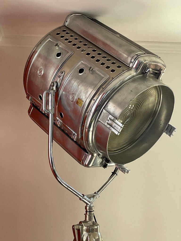 Mole Richardson Hollywood Movie Set Light For Sale at 1stDibs