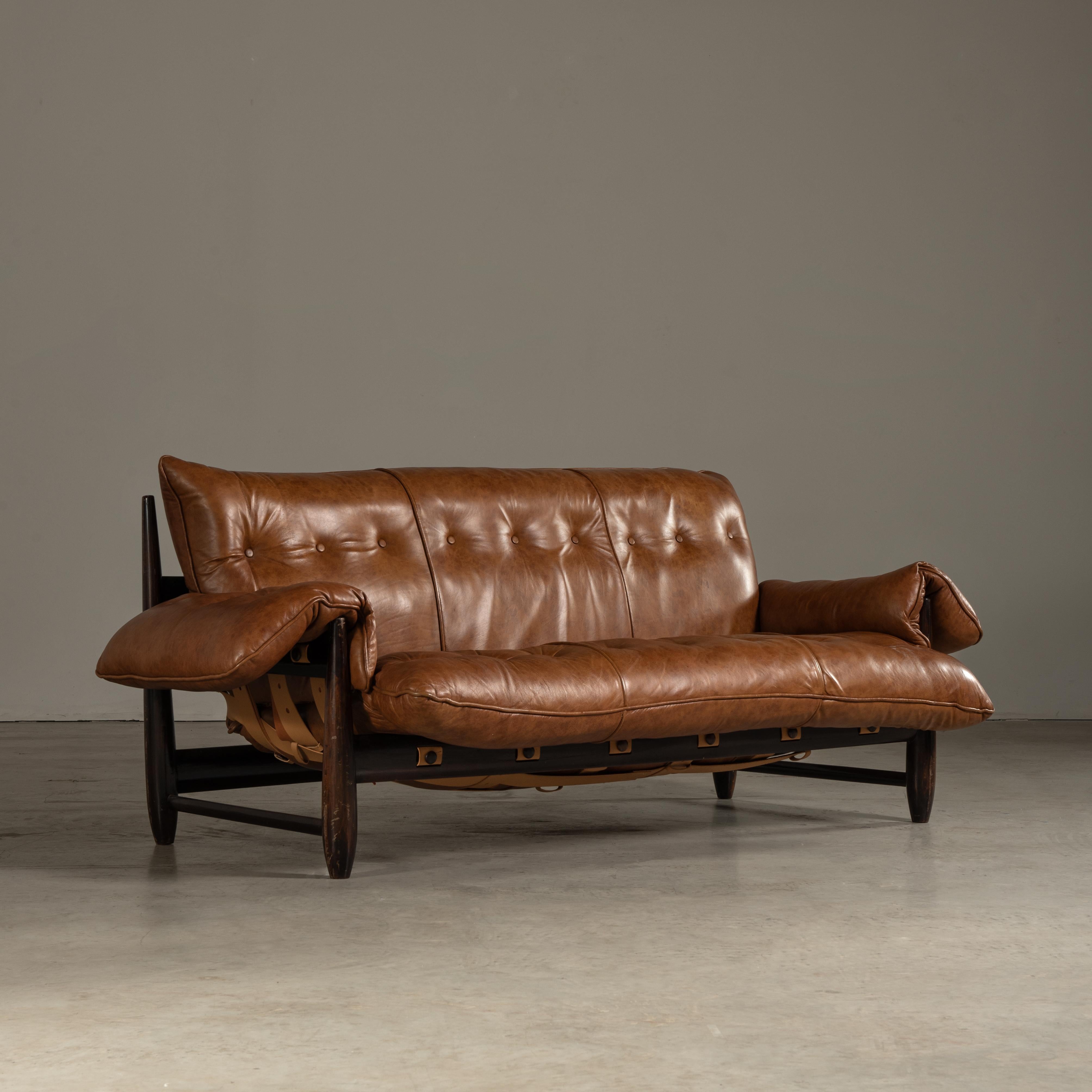 Sofa „Mole“ aus Leder, Sergio Rodrigues, Brasilien, Moderne der Mitte des Jahrhunderts im Zustand „Gut“ im Angebot in Sao Paulo, SP