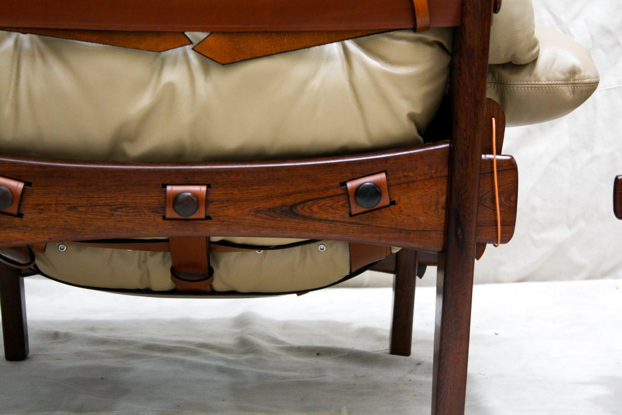 Chaise longue Moleca avec tabouret en bois de feuillus et cuir, Sergio Rodrigues, Brésil en vente 2