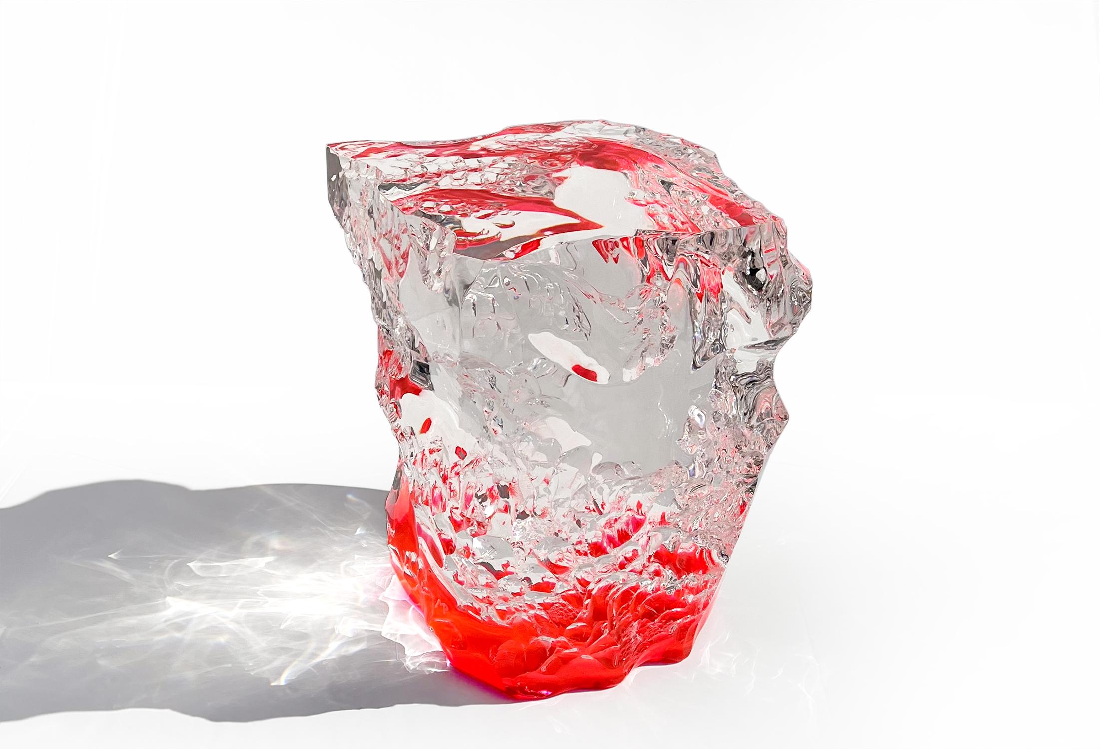 italien Table basse sculpturale en plexiglas rose « Prime Materia » du 21e siècle en vente