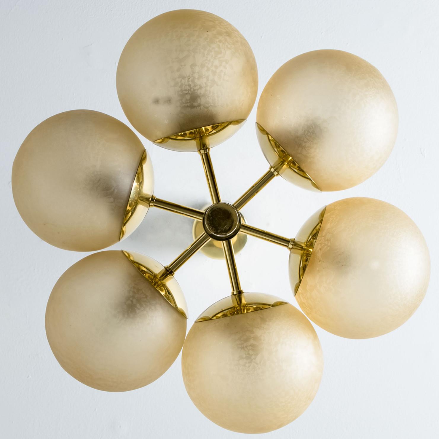 Lustre Molecular Kaiser avec verre ambré soufflé à la main en vente 2