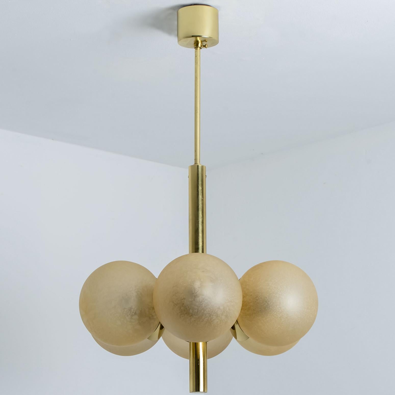 Lustre Molecular Kaiser avec verre ambré soufflé à la main en vente 3