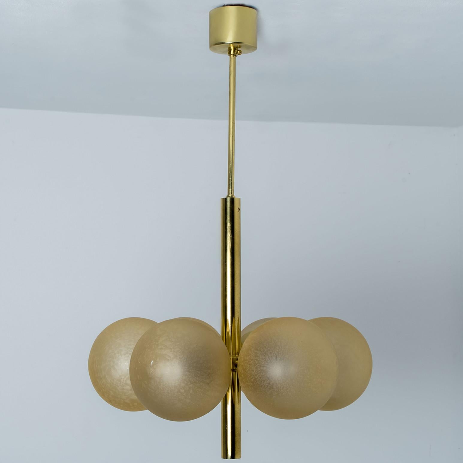 Lustre Molecular Kaiser avec verre ambré soufflé à la main en vente 4