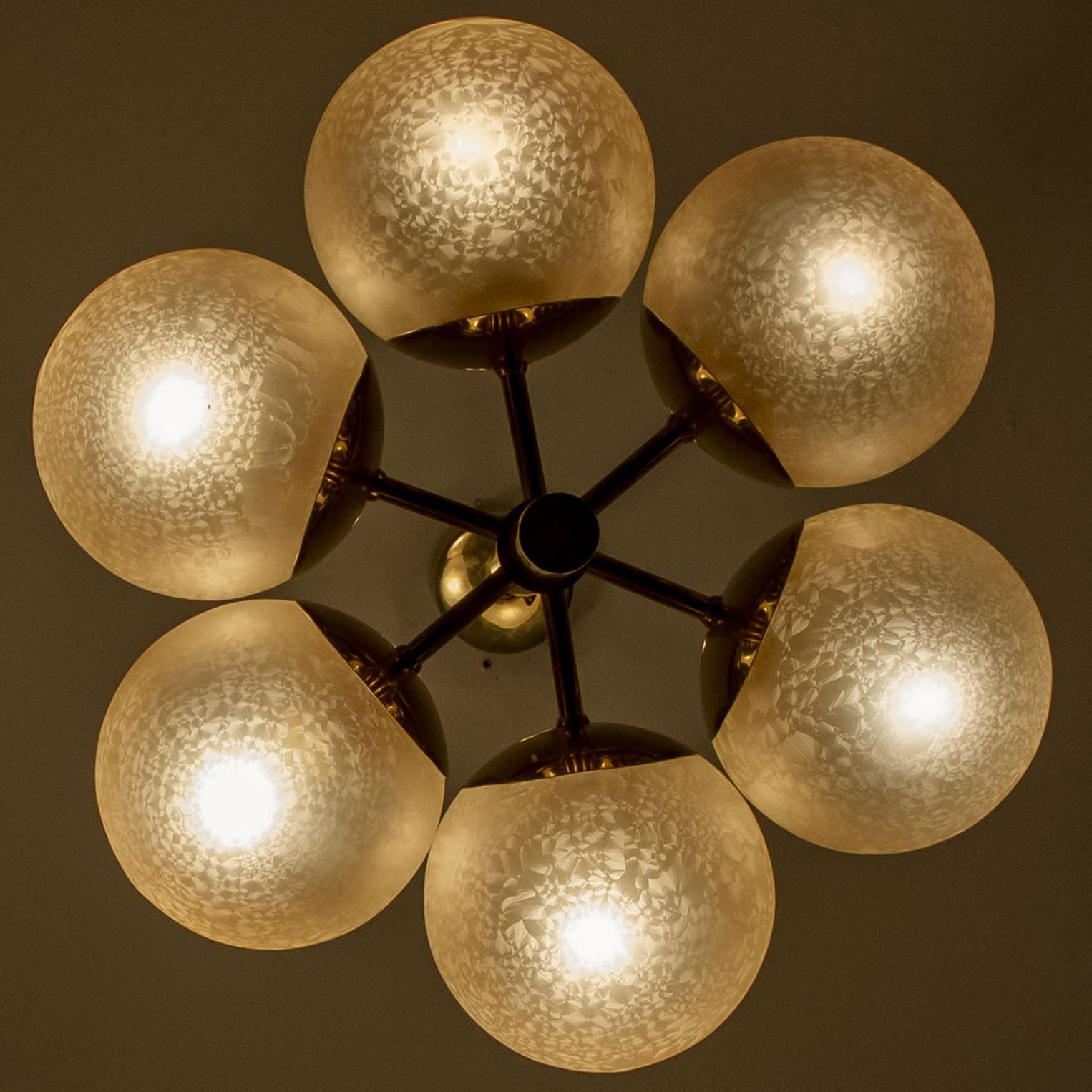 Lustre Molecular Kaiser avec verre ambré soufflé à la main Bon état - En vente à Rijssen, NL
