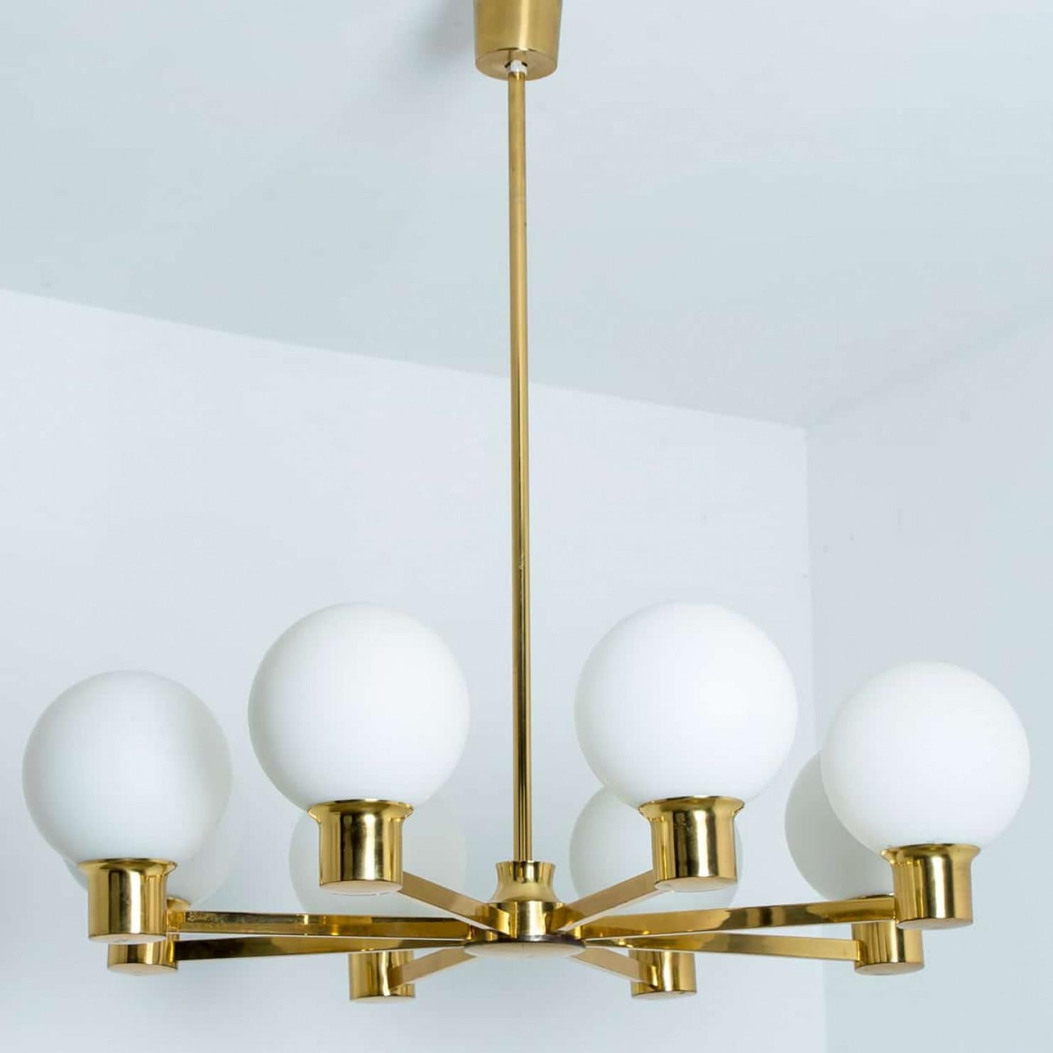 Lustre Molecular Kaiser avec verre opalin soufflé à la main Bon état - En vente à Rijssen, NL