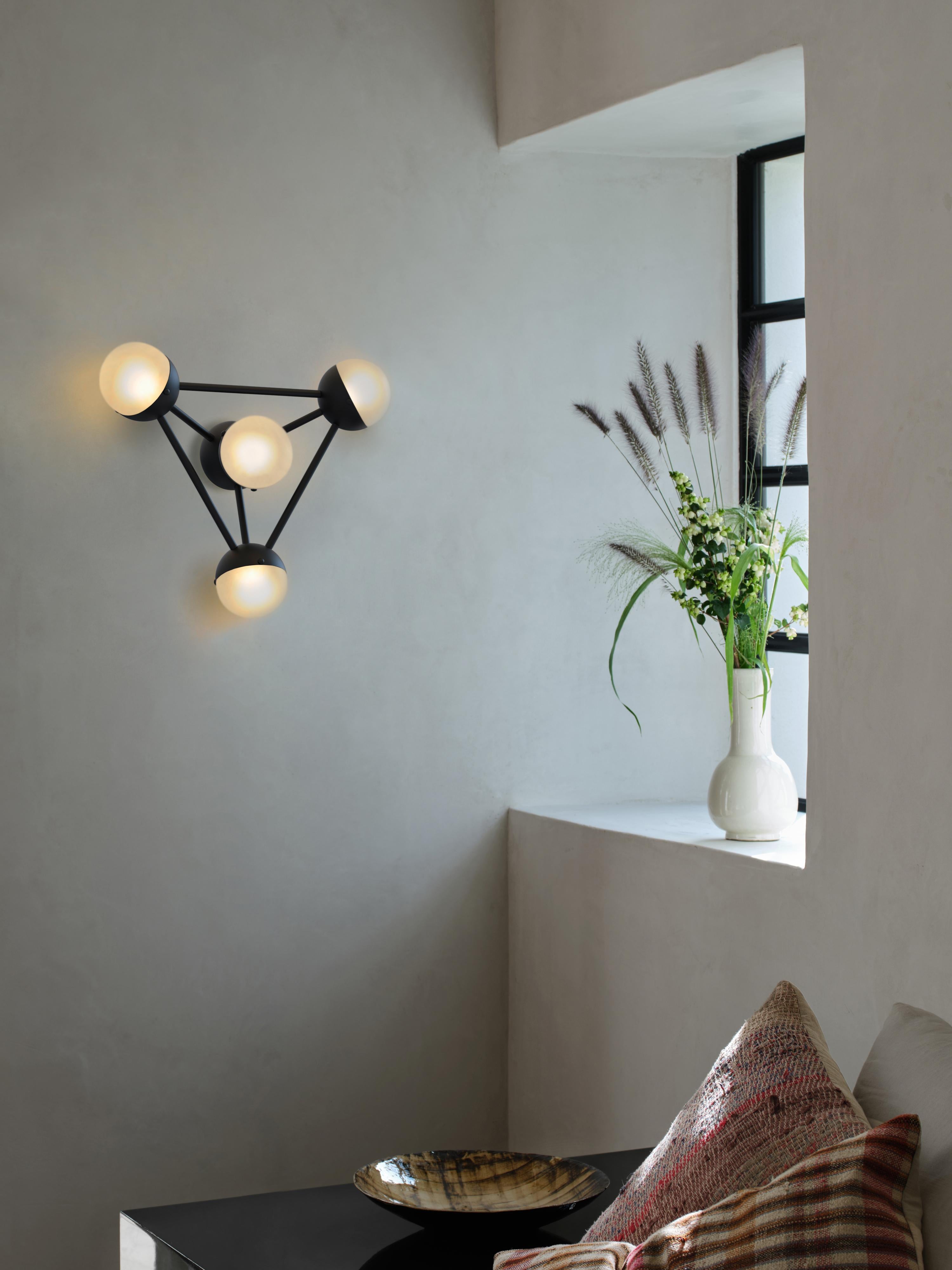 Molecule 4 Wall Sconce by Schwung In New Condition For Sale In Geneve, CH