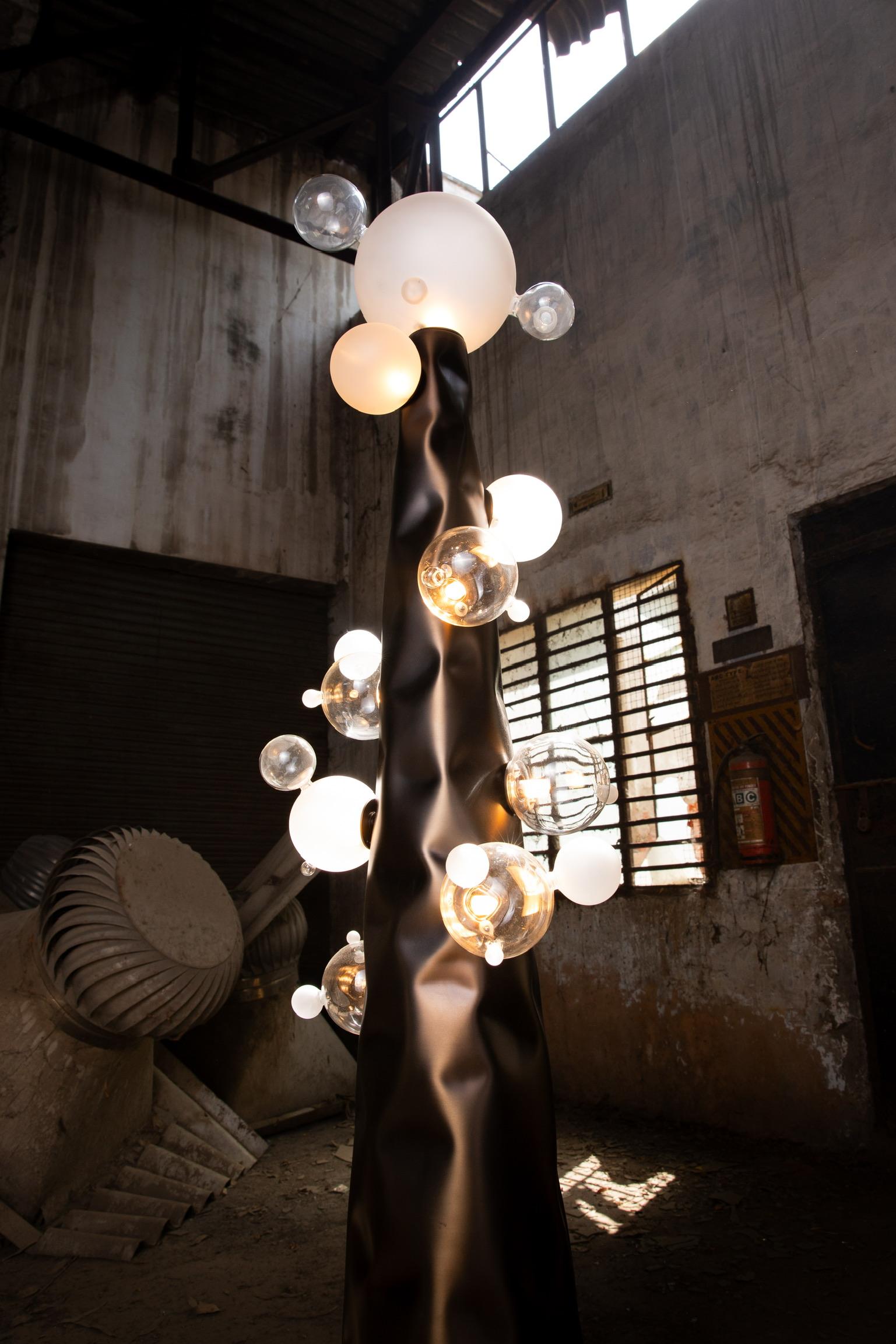 Indien Lampadaire Molecule de NITUSH AROOSH en vente