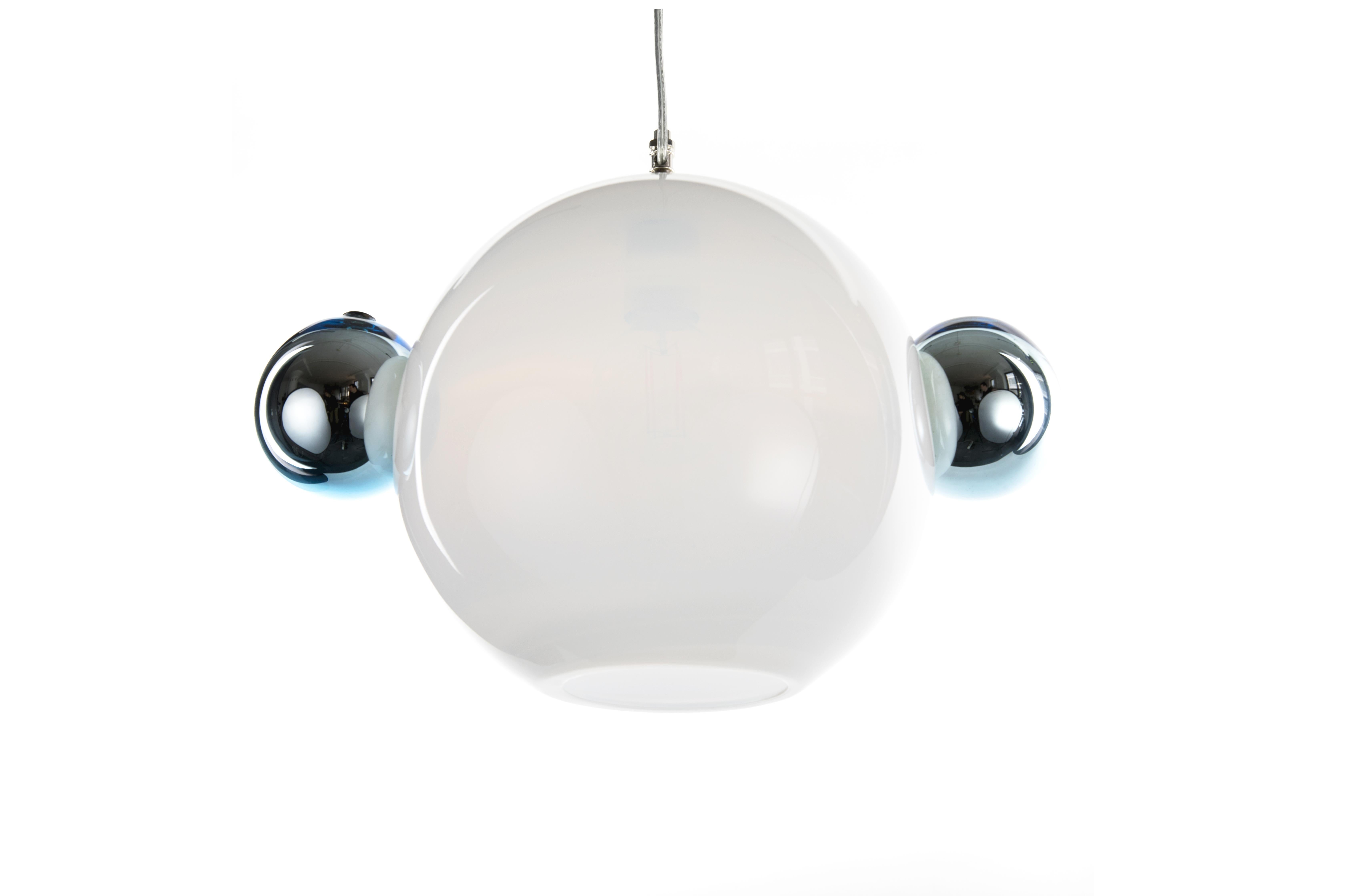 Américain Lampe à suspension Molecule double, contemporaine en verre fait à la main, opalin et bleu en vente